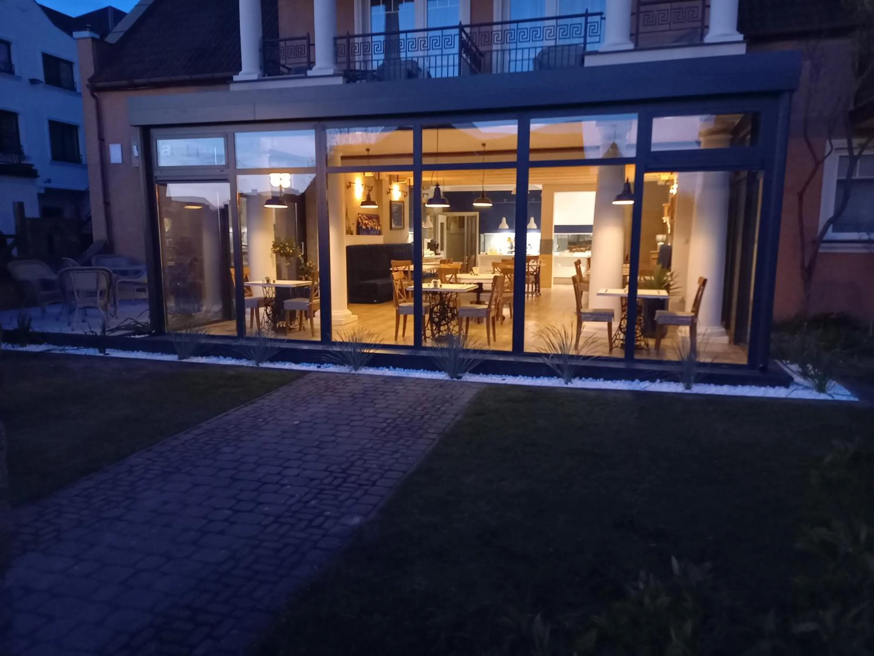 Night in Willa Meander