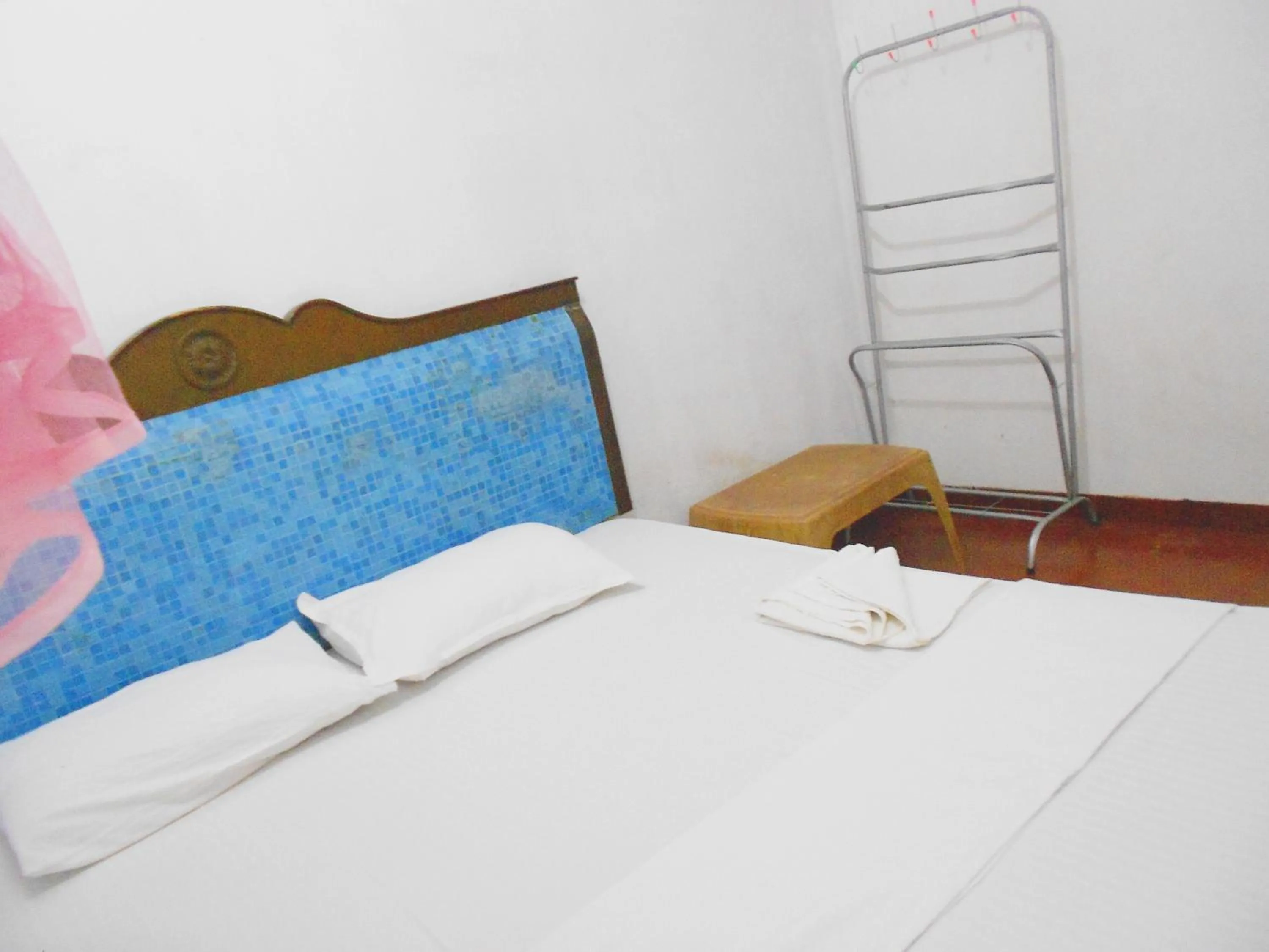 Bedroom, Bed in Nilaveli Beach Rooms