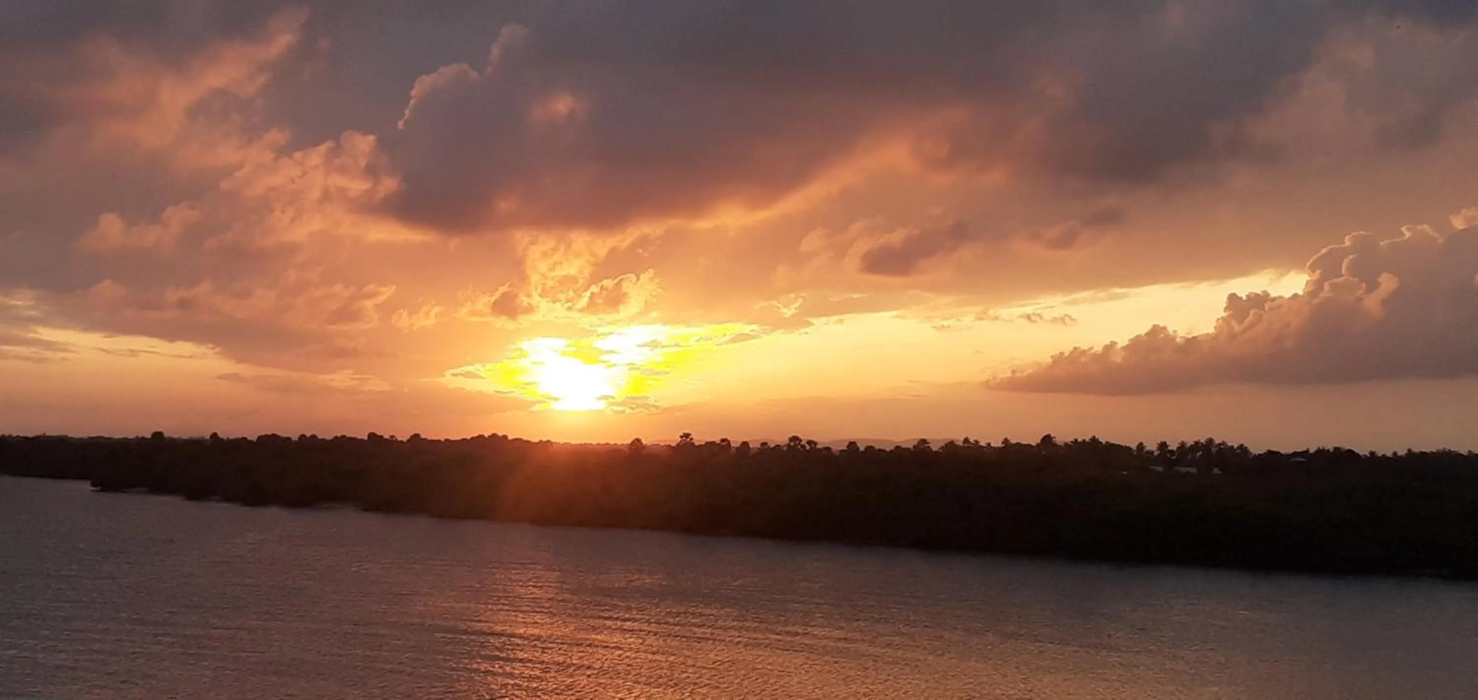 Natural landscape in Nilaveli Beach Rooms