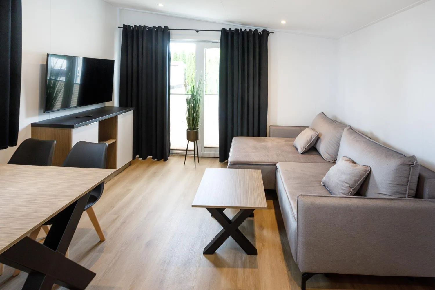 Seating area in Holiday Golden Resort & Spa