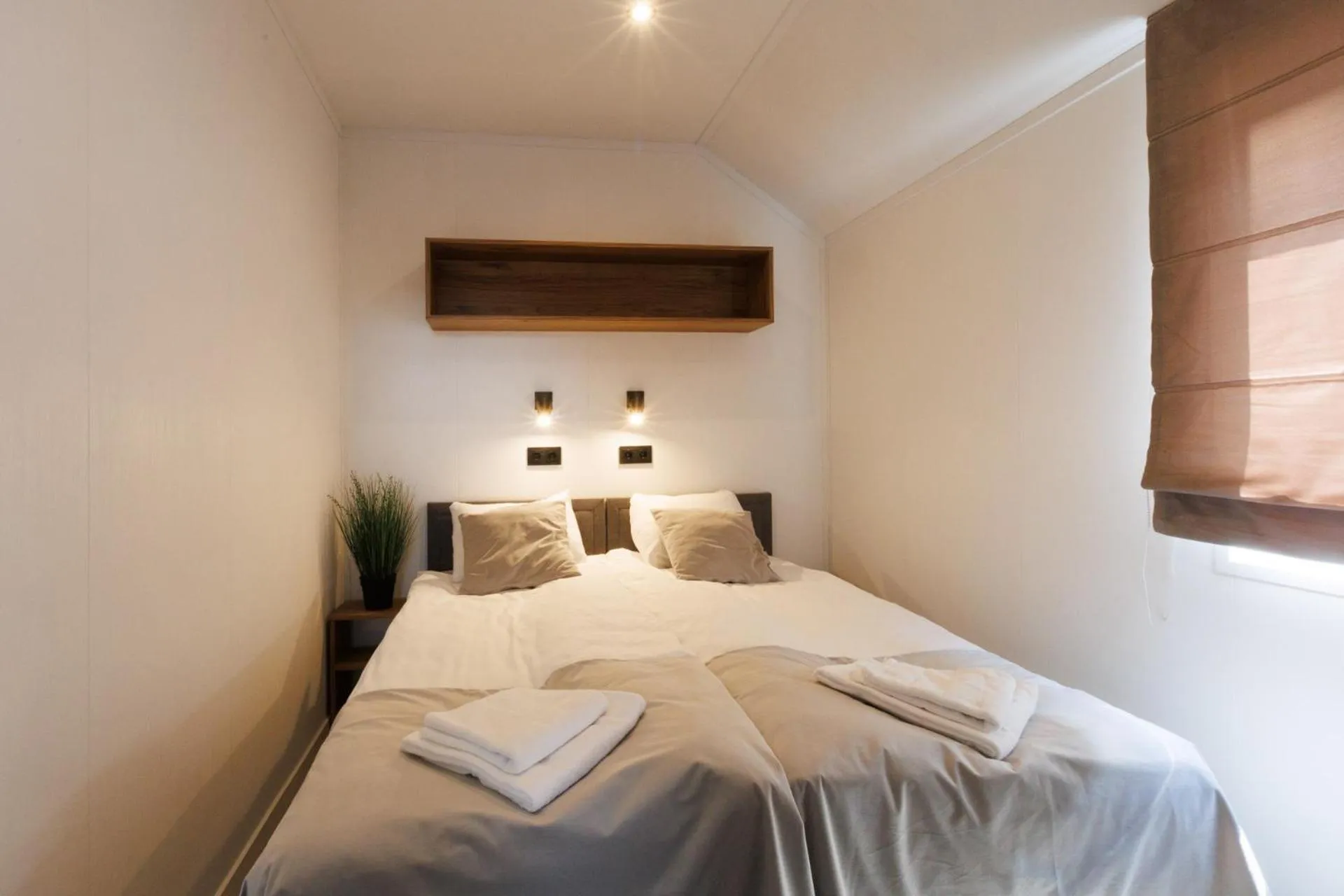 Bedroom, Bed in Holiday Golden Resort & Spa