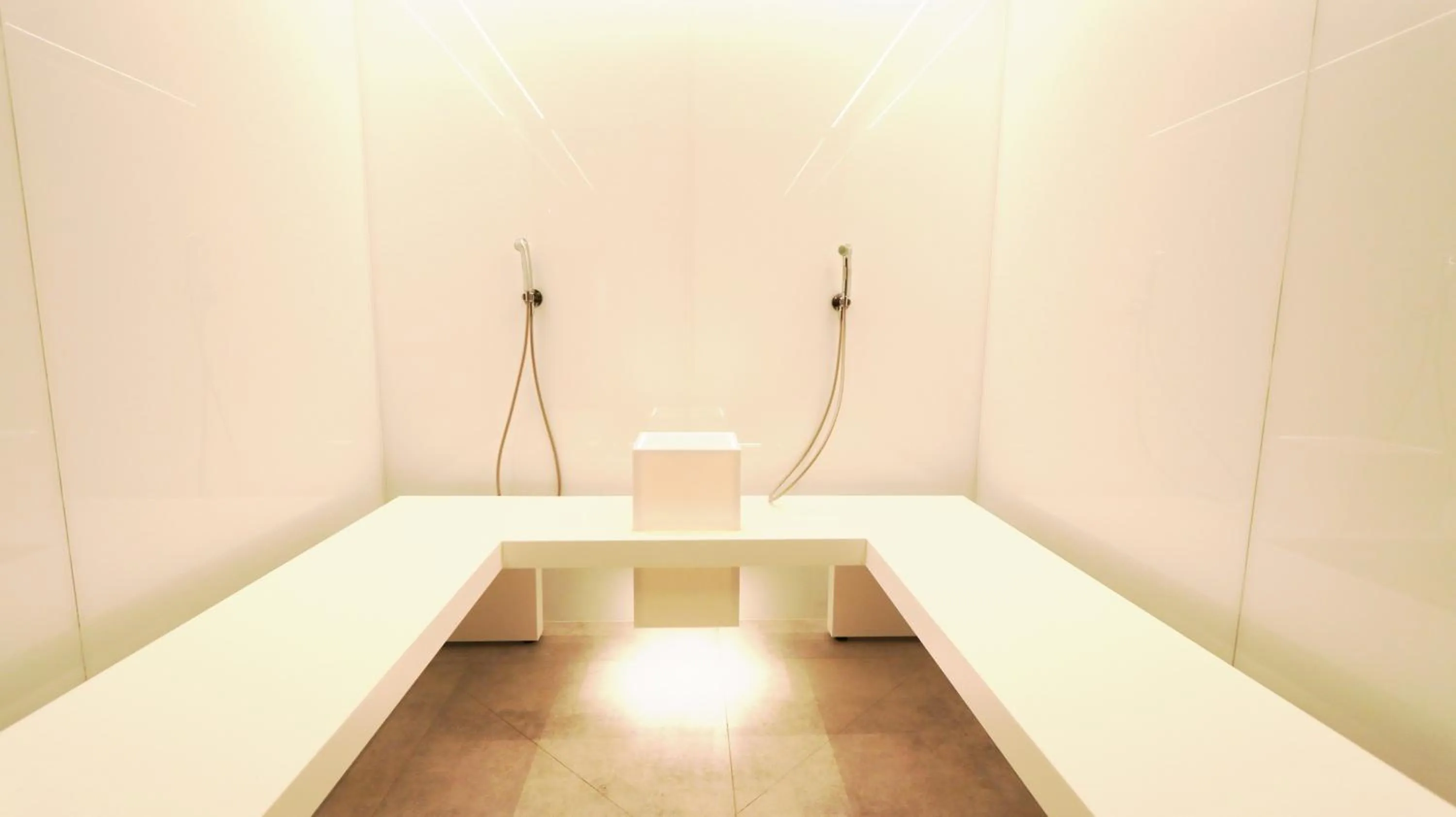 Steam room in Holiday Golden Resort & Spa