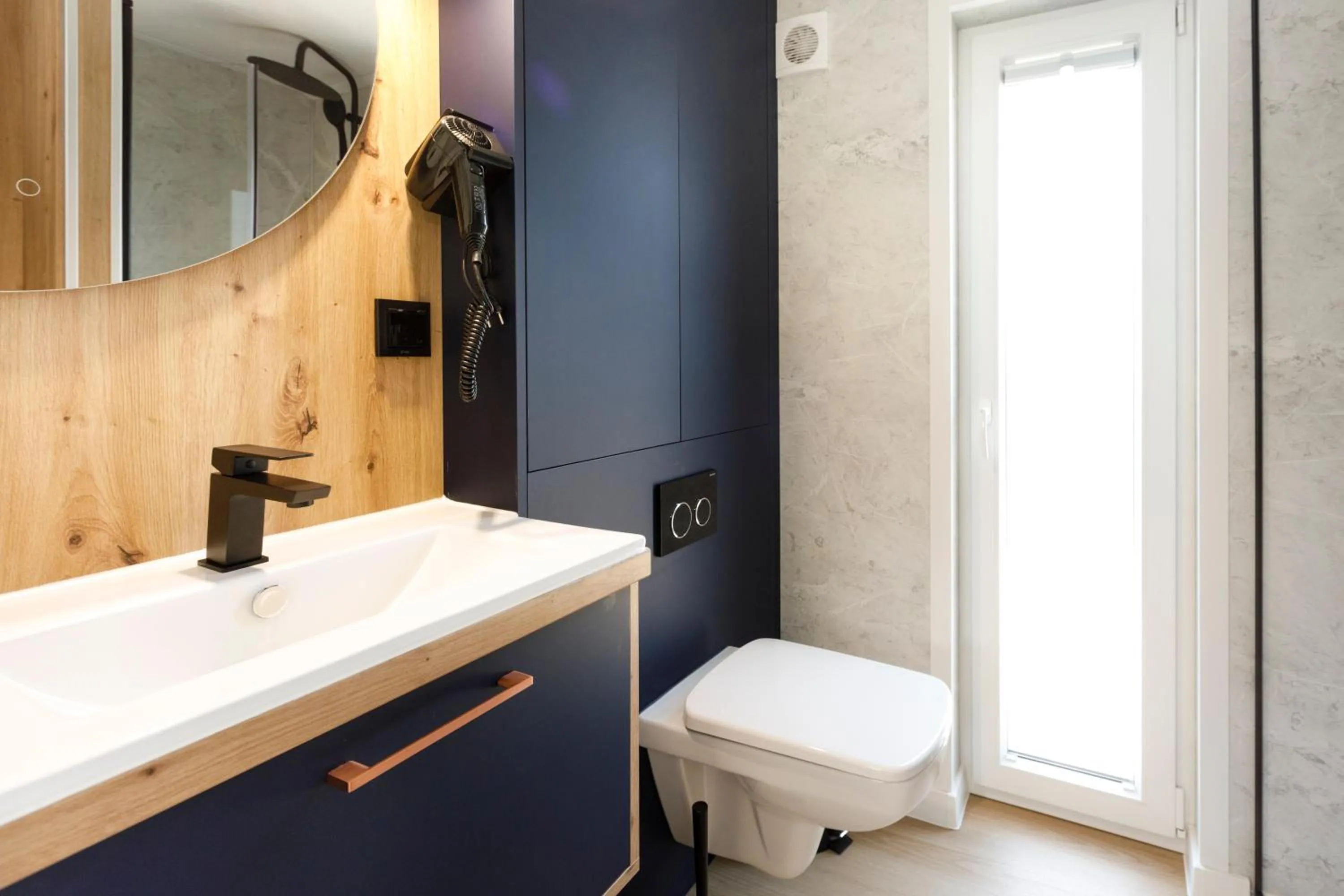 Toilet in Holiday Golden Resort & Spa