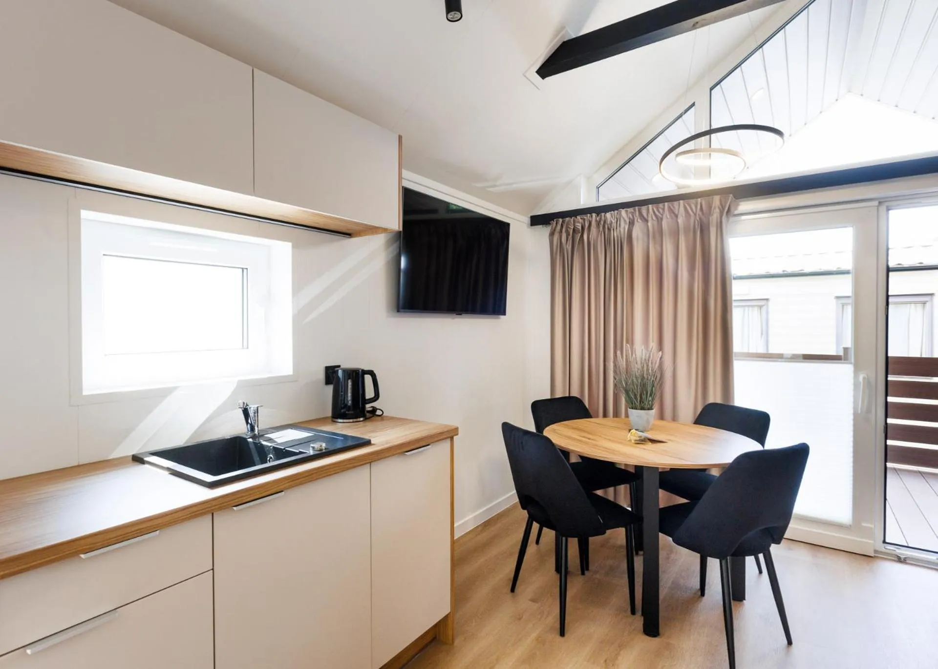 Kitchen or kitchenette in Holiday Golden Resort & Spa