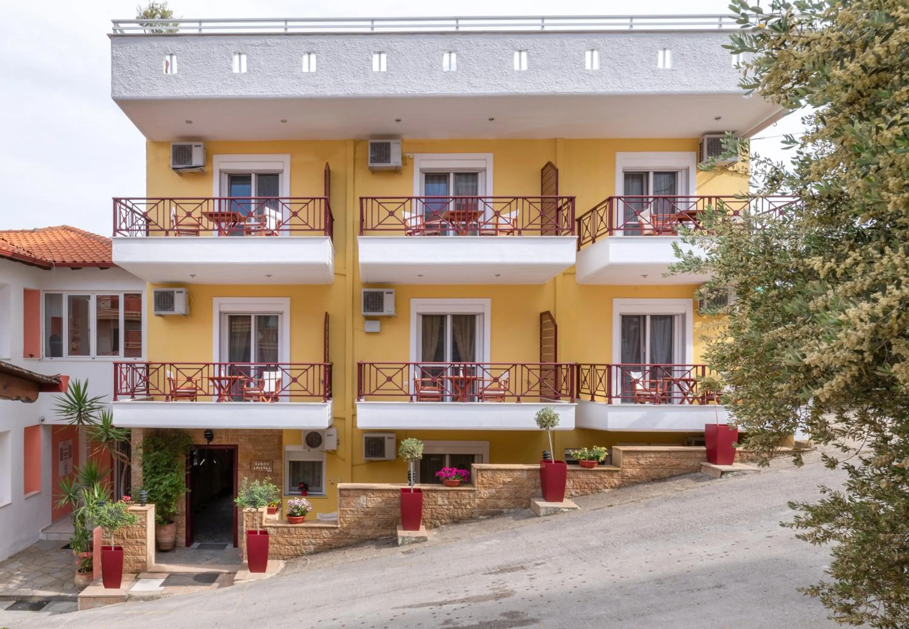 Facade/entrance in Aristea Studios