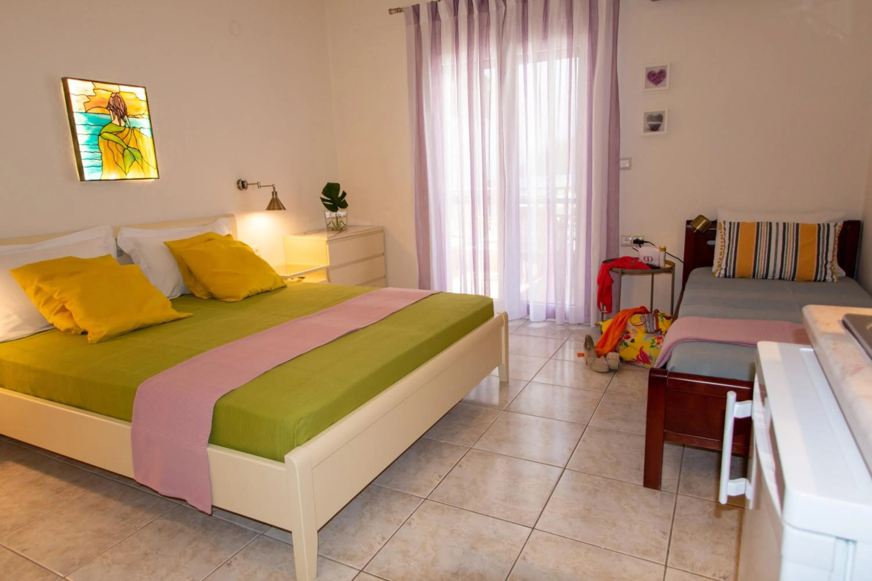 Photo of the whole room, Bed in Aristea Studios