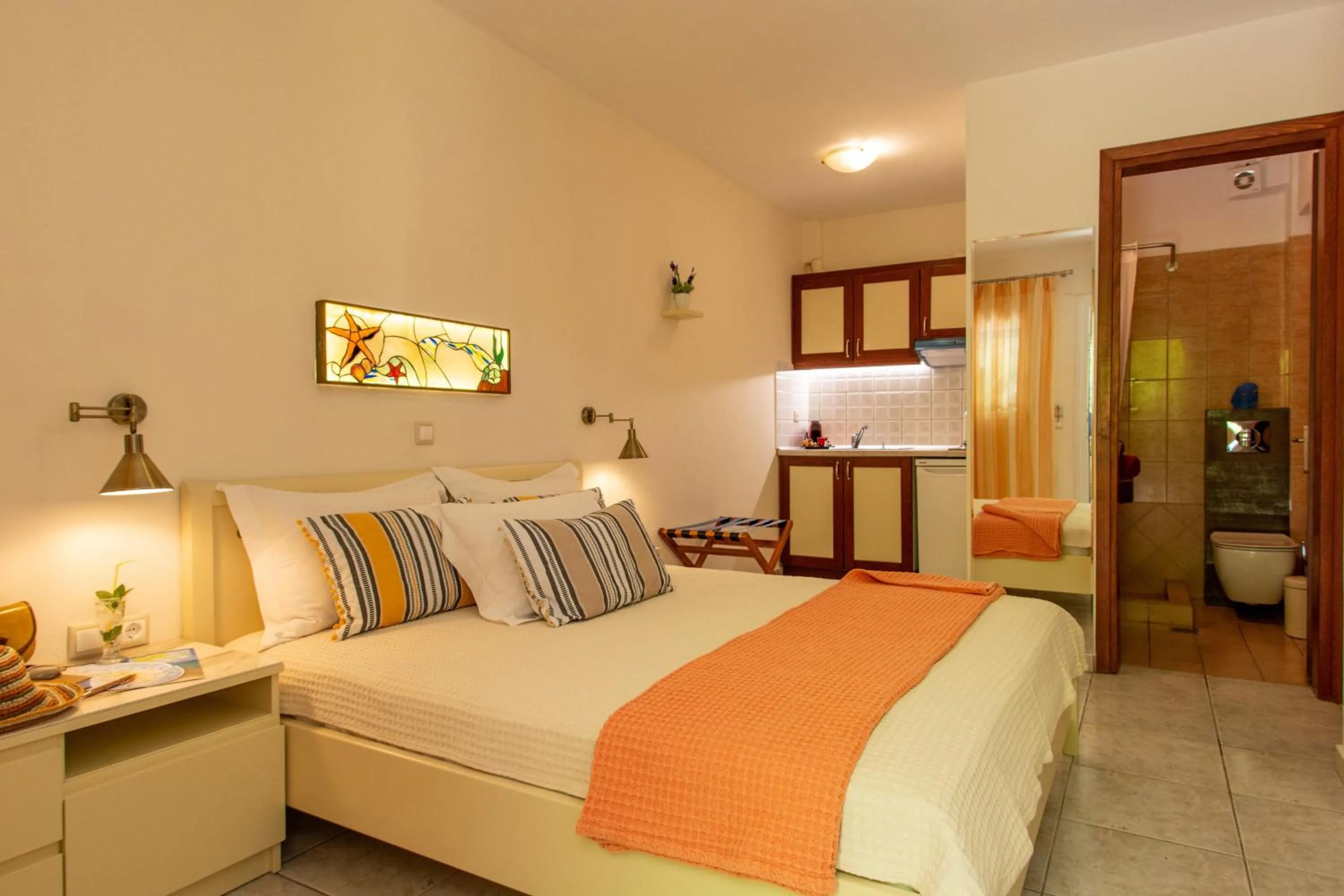 Photo of the whole room, Bed in Aristea Studios