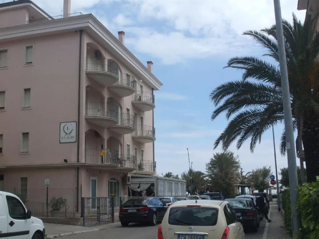 Facade/entrance in Il Lauro