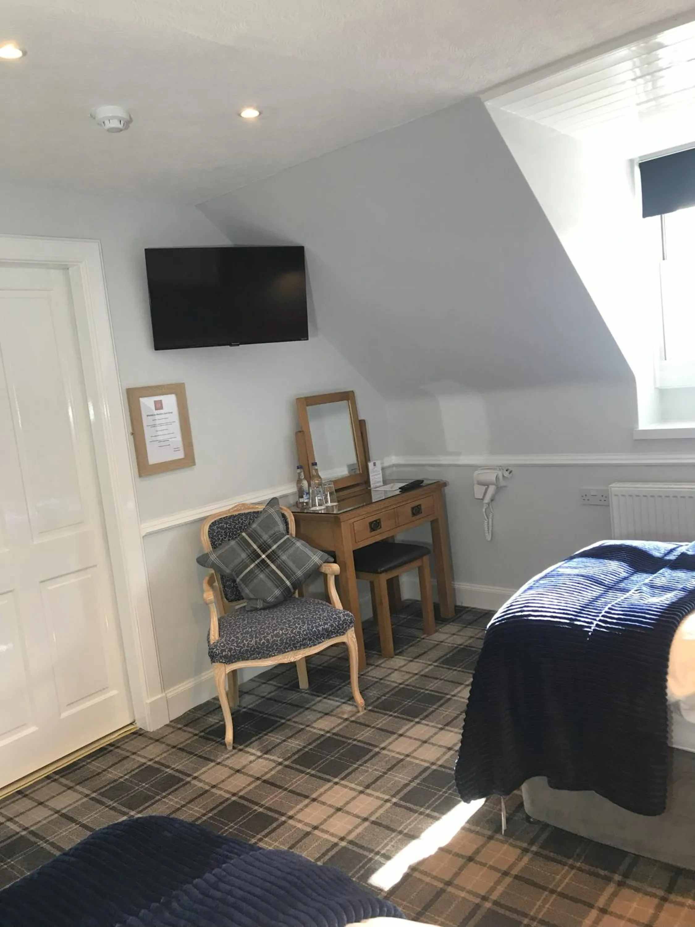 Standard Twin Room - single occupancy in Meadhon Guest House