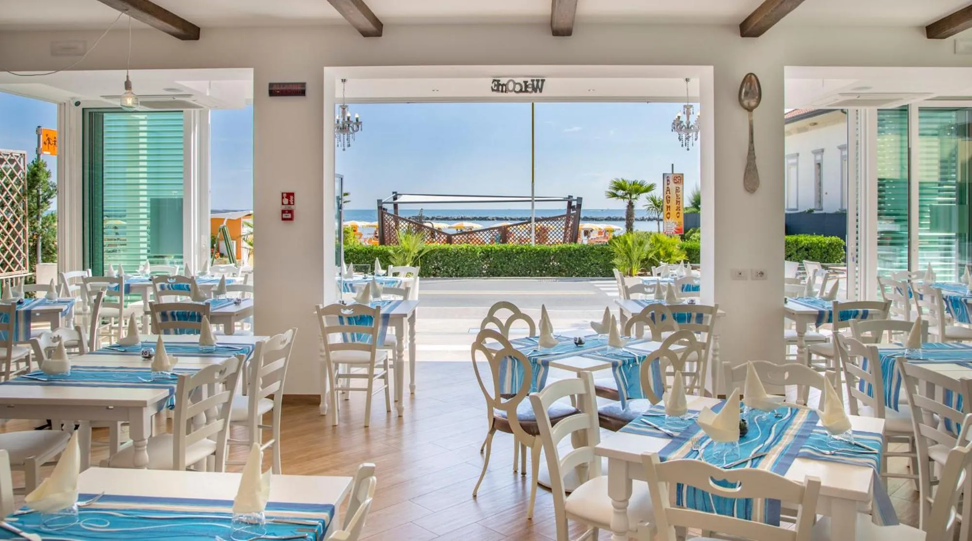 White Suite & Apartments