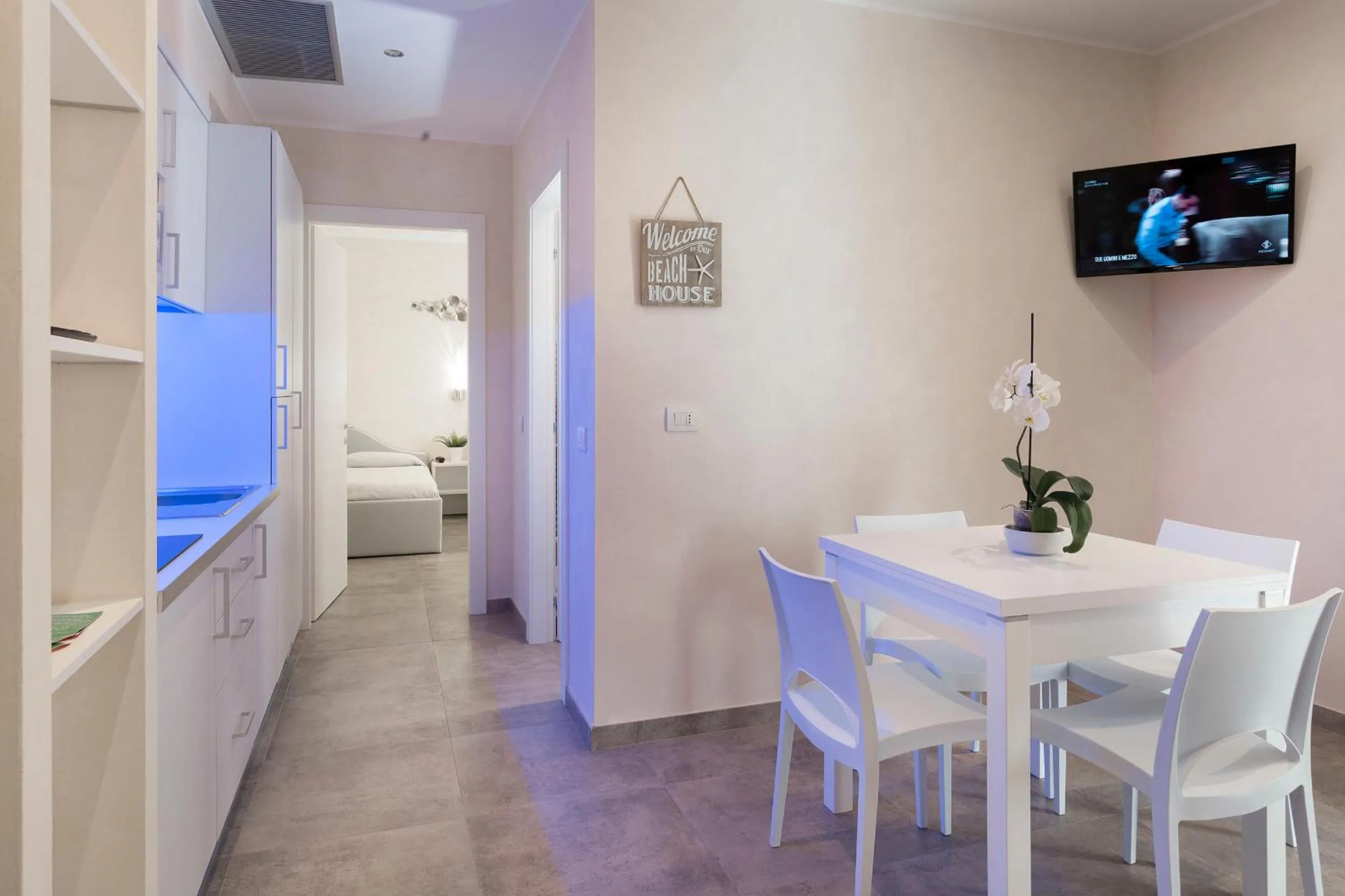 White Suite & Apartments