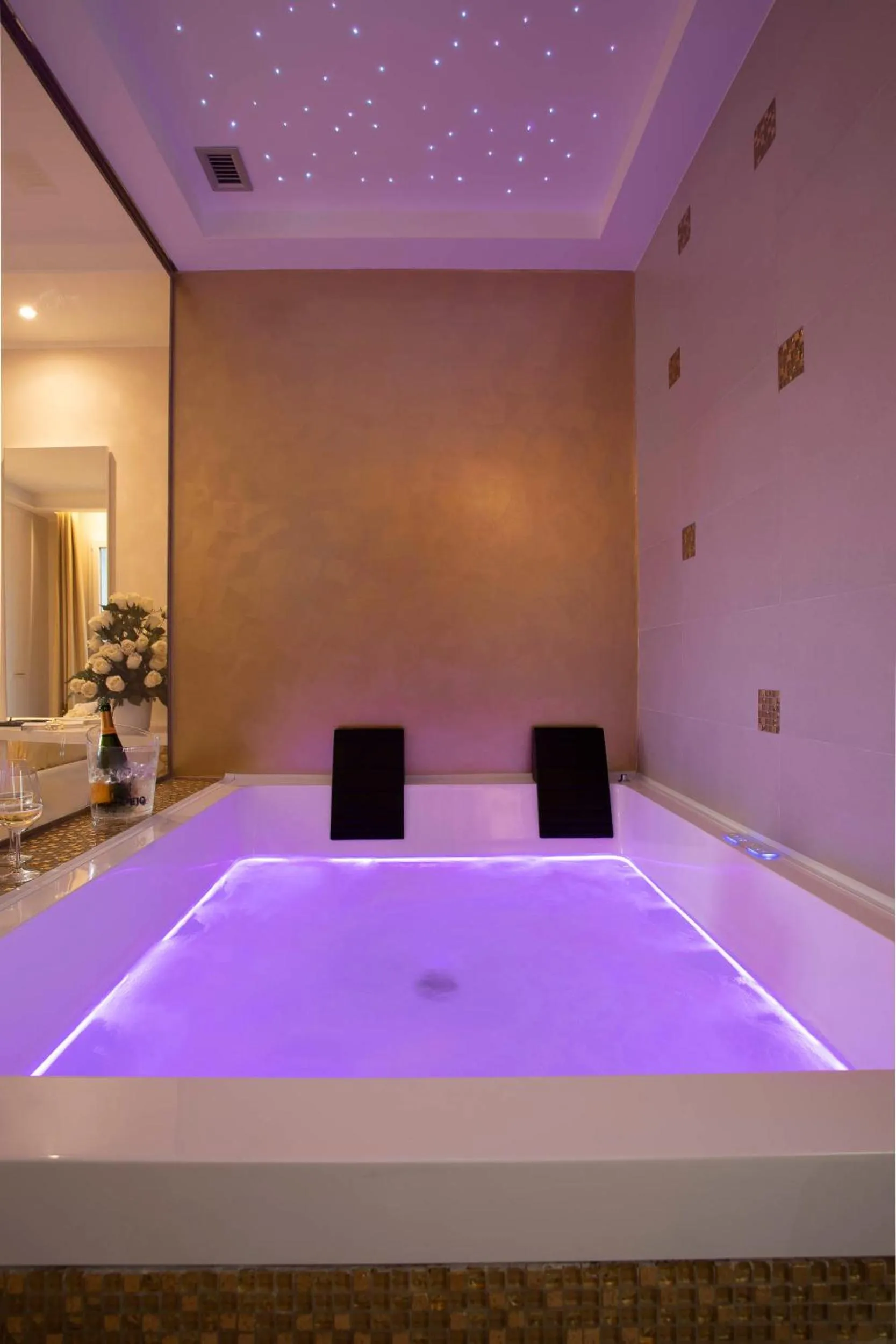 White Suite & Apartments