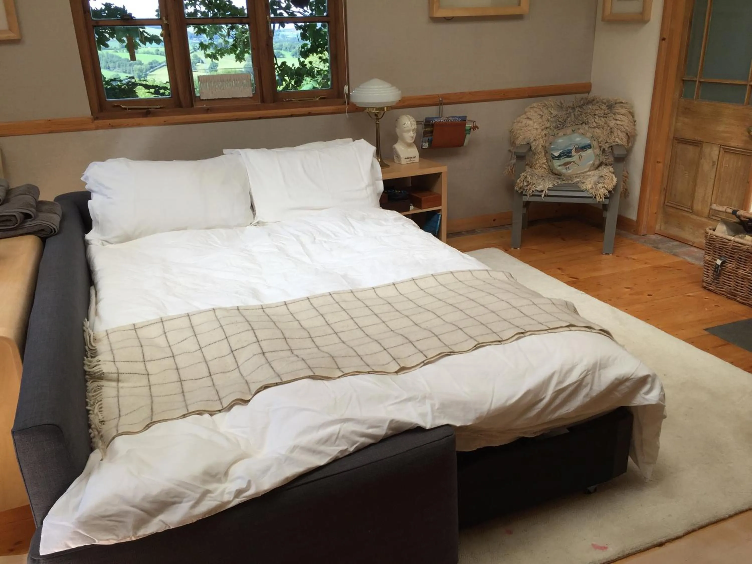 Bed in Faraway Follies