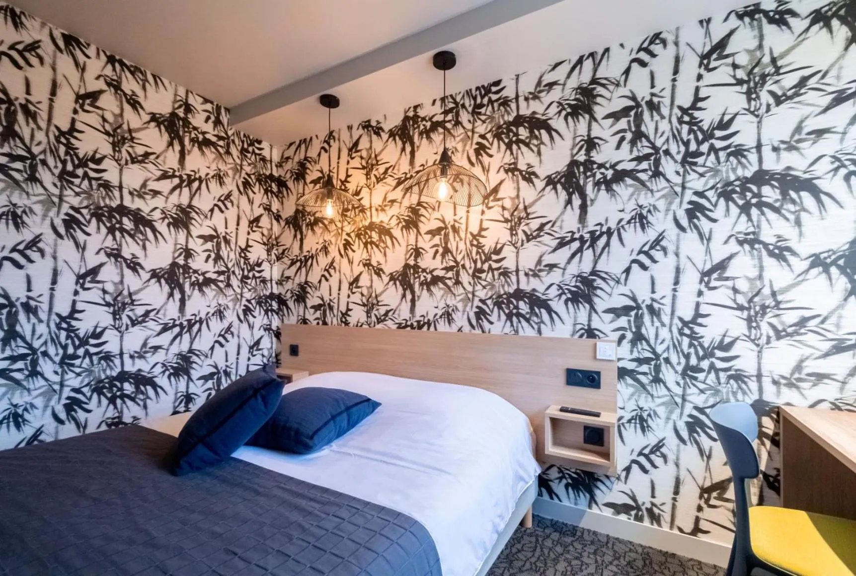 Photo of the whole room, Bed in Sous Les Pins