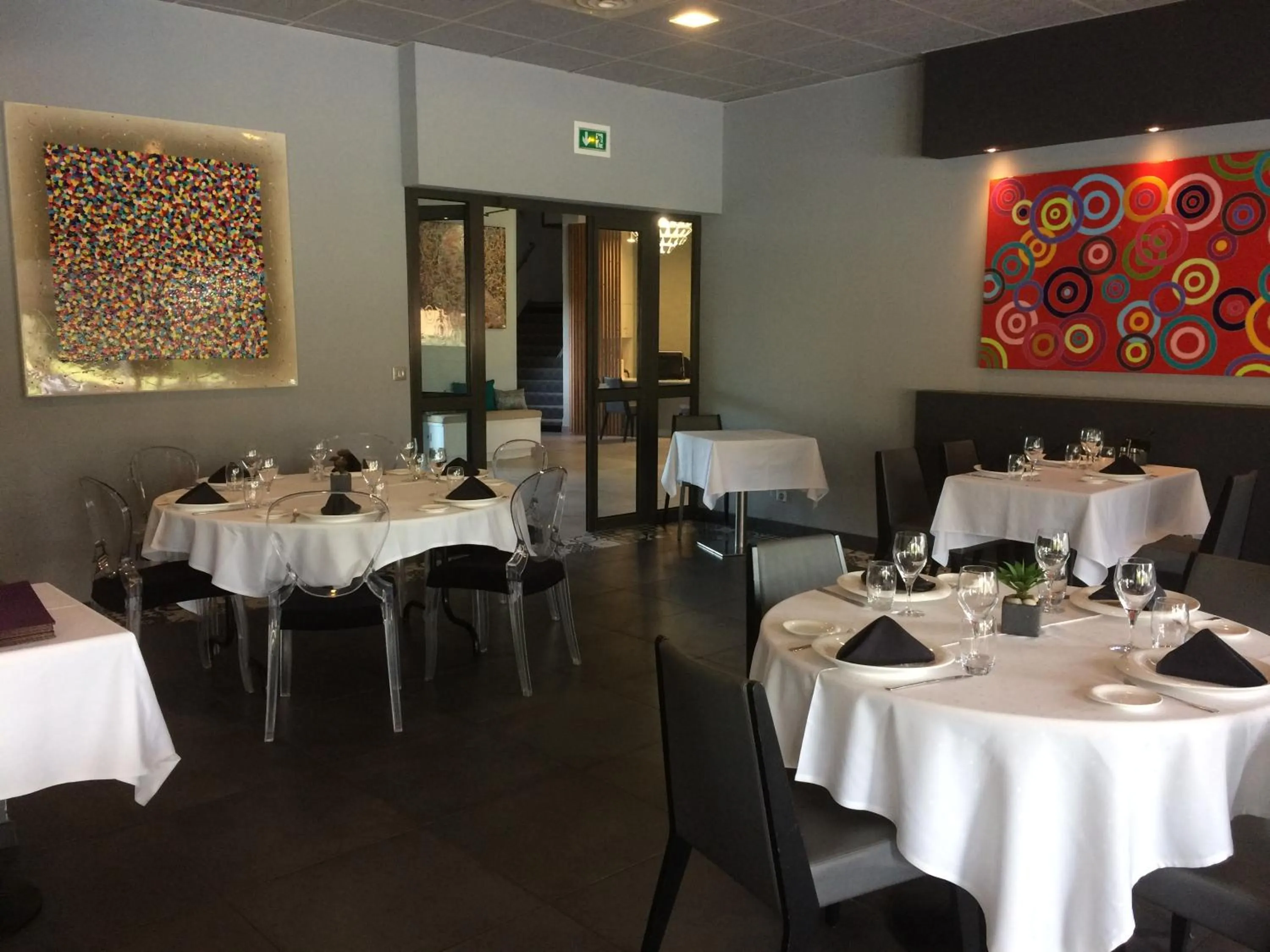 Restaurant/places to eat in Sous Les Pins