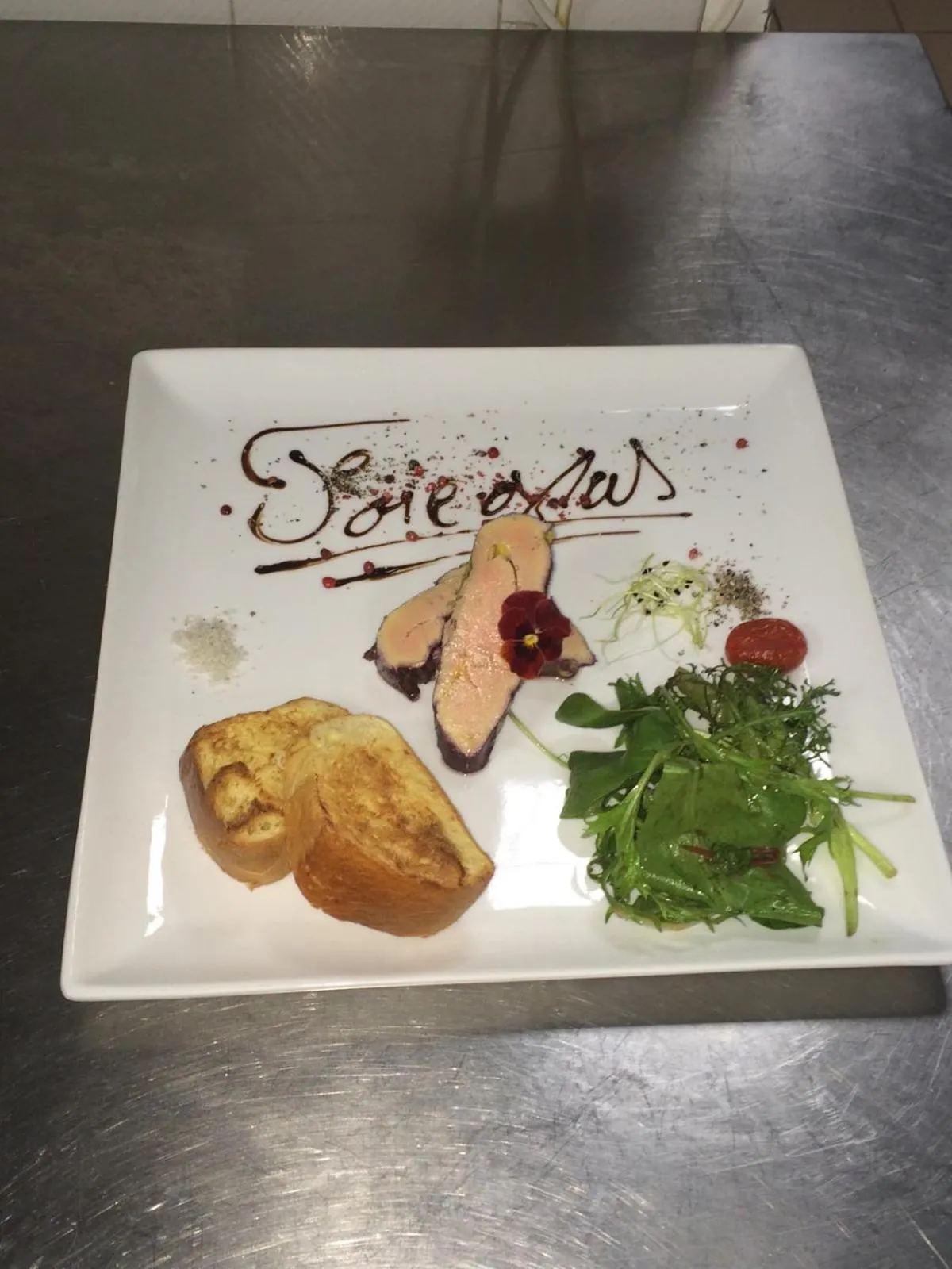 Lunch in Sous Les Pins