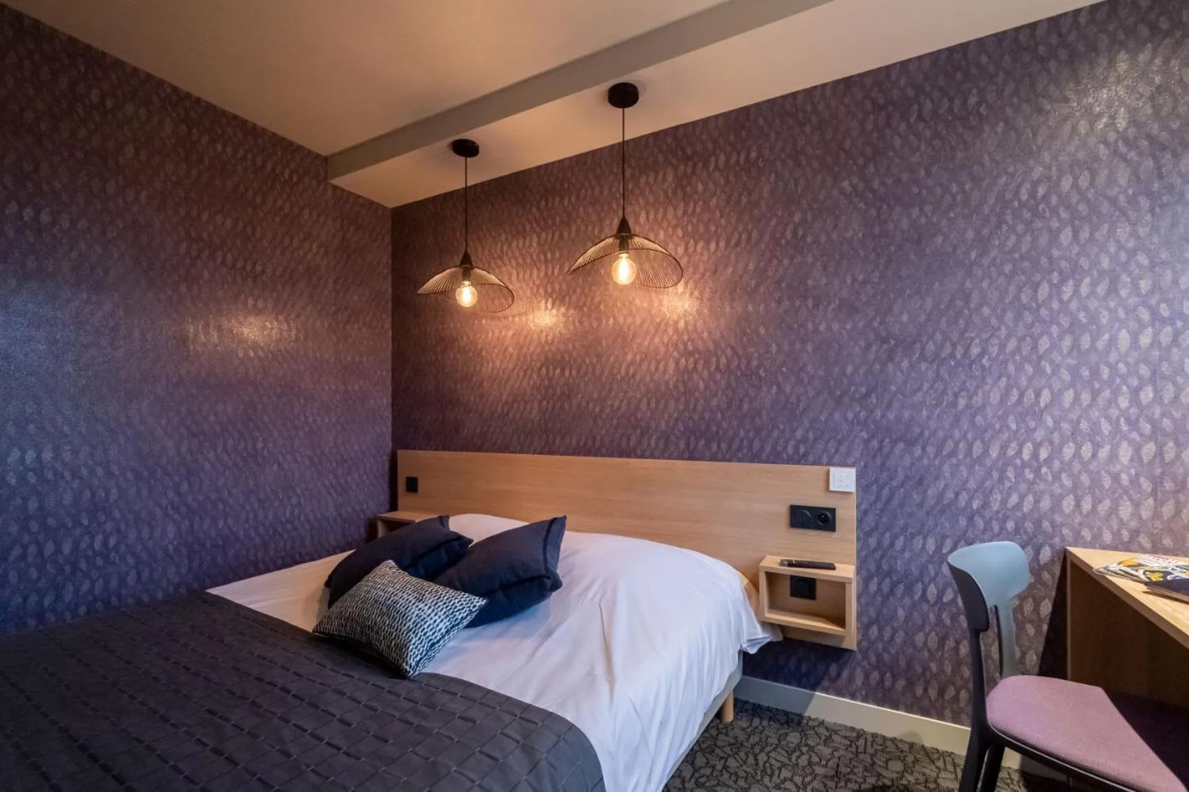 Photo of the whole room, Bed in Sous Les Pins