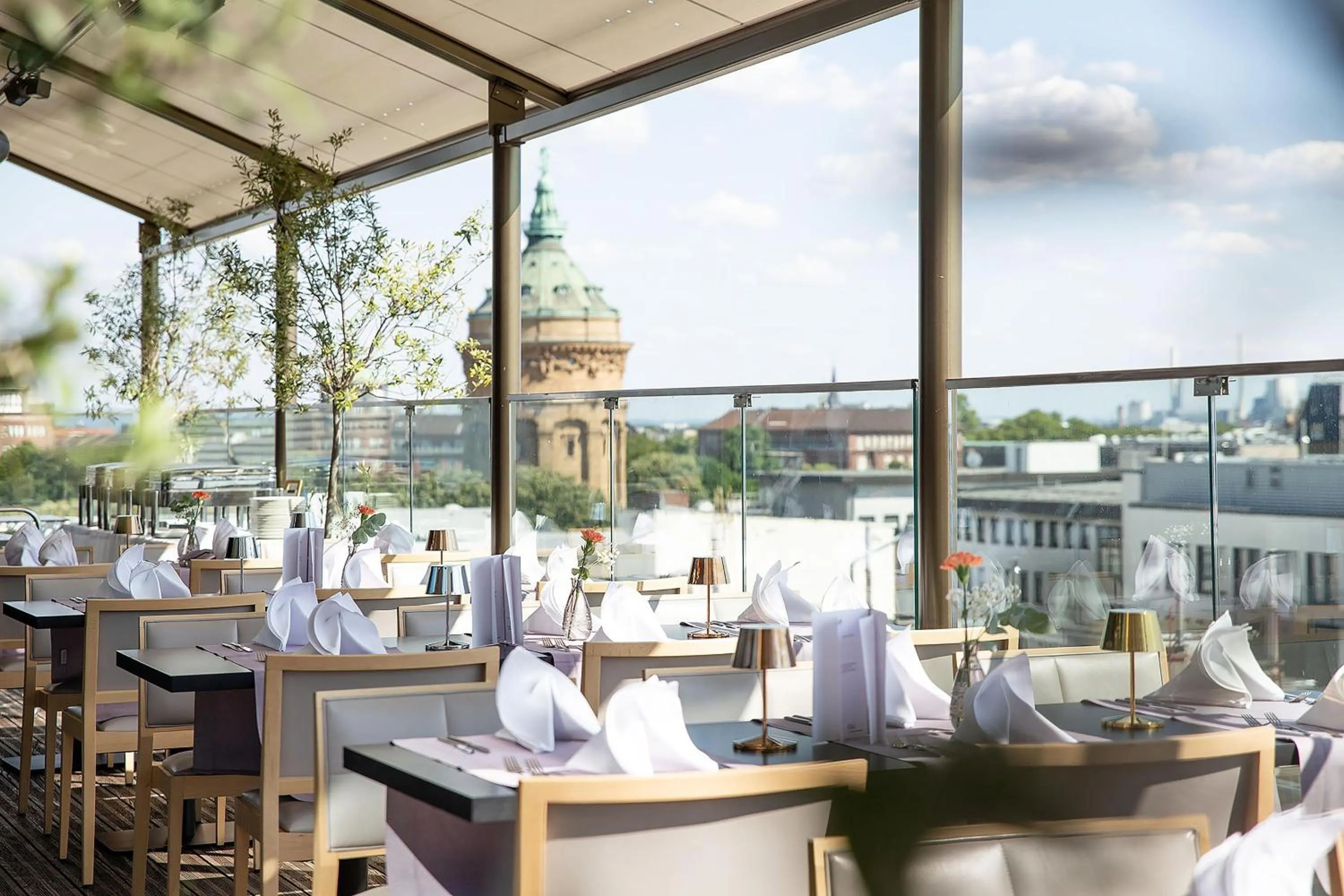 Restaurant/places to eat in Radisson Blu Hotel, Mannheim