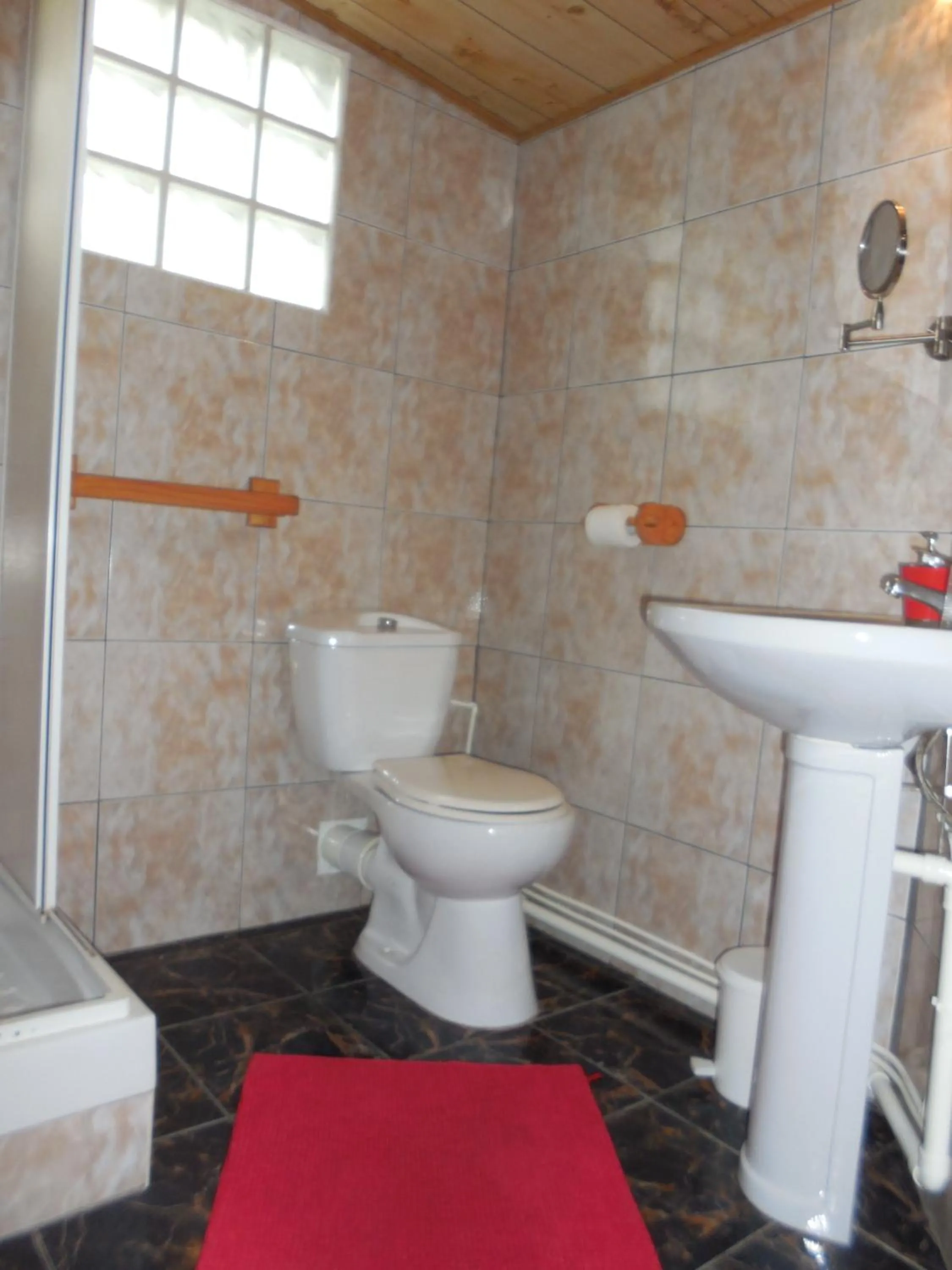 Shower in Relais du Volcan