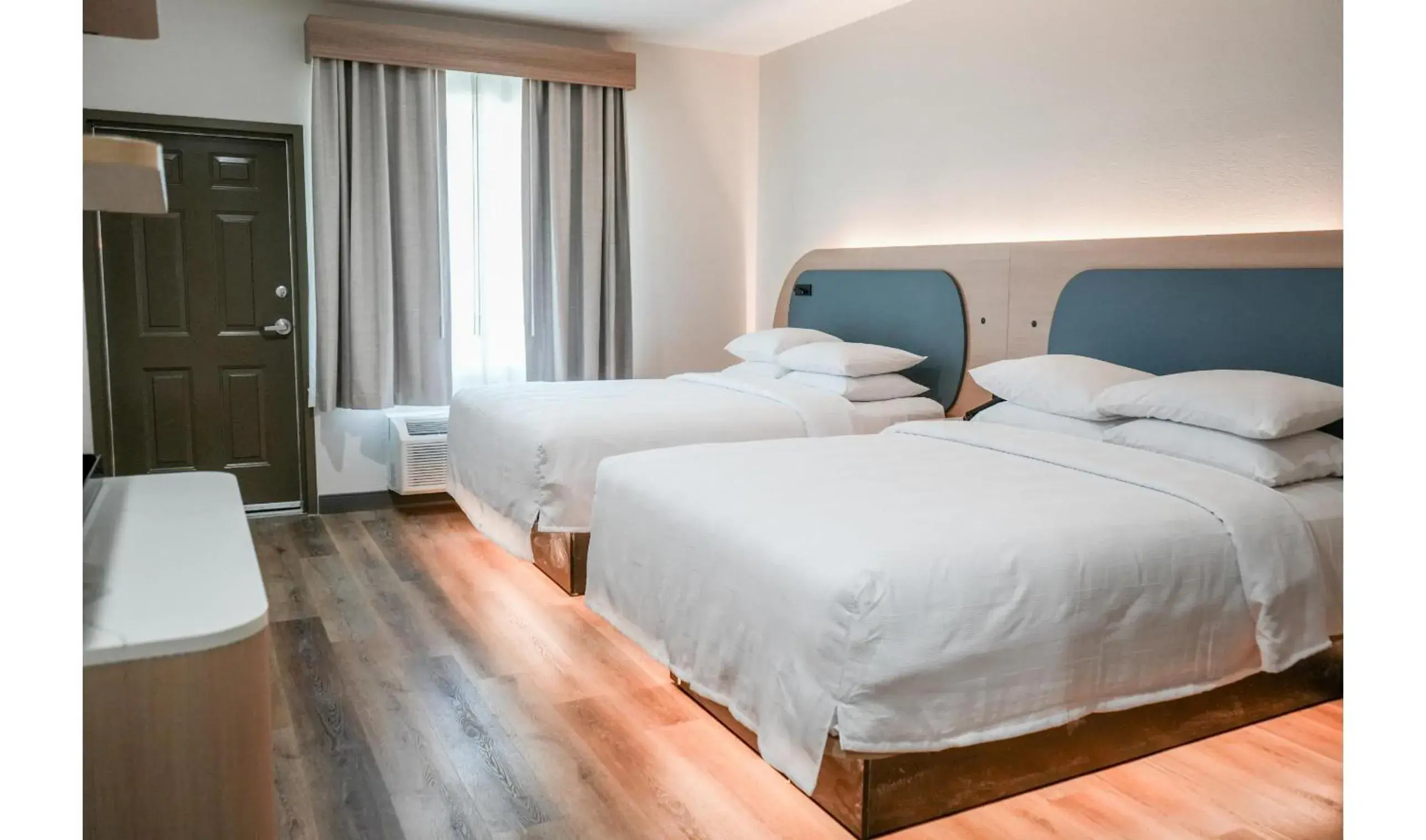 Premium Two Queen Room in Hotel Lydia Premium Two Queen Room in Hotel Lydia