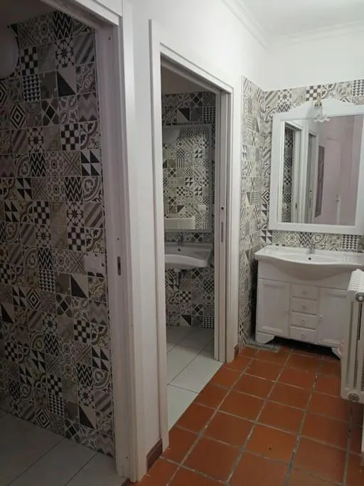 Bathroom in Pompeii Garden House