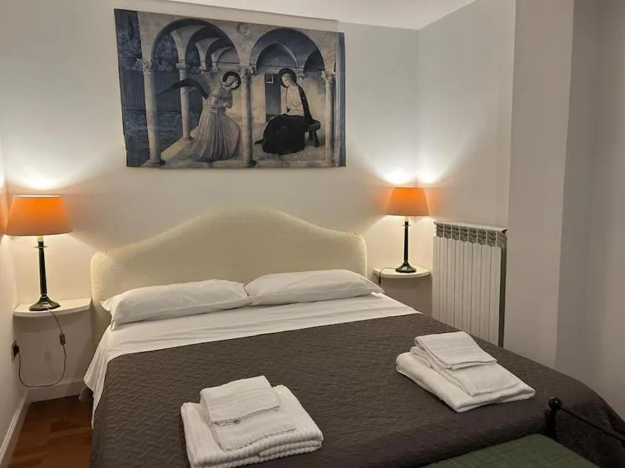 Bed in Pompeii Garden House
