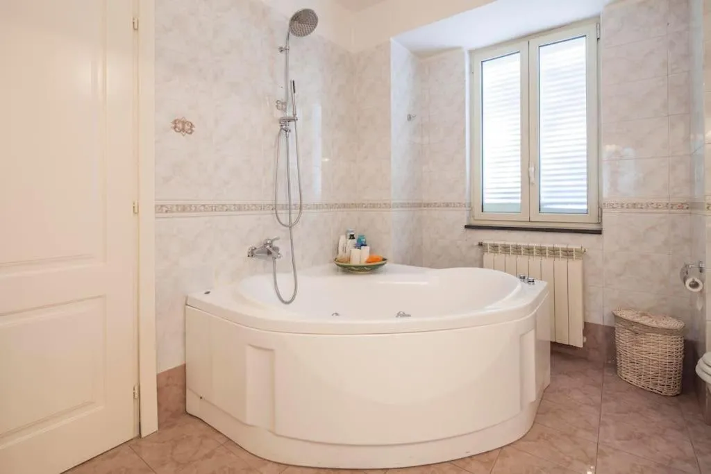 Shower in Pompeii Garden House