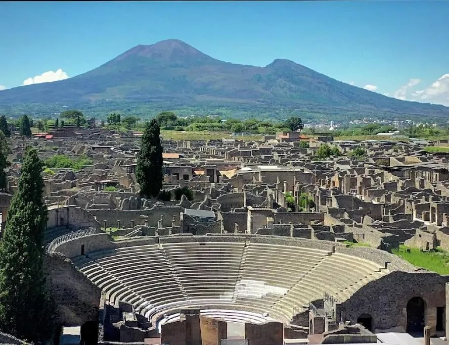 Nearby landmark in Pompeii Garden House