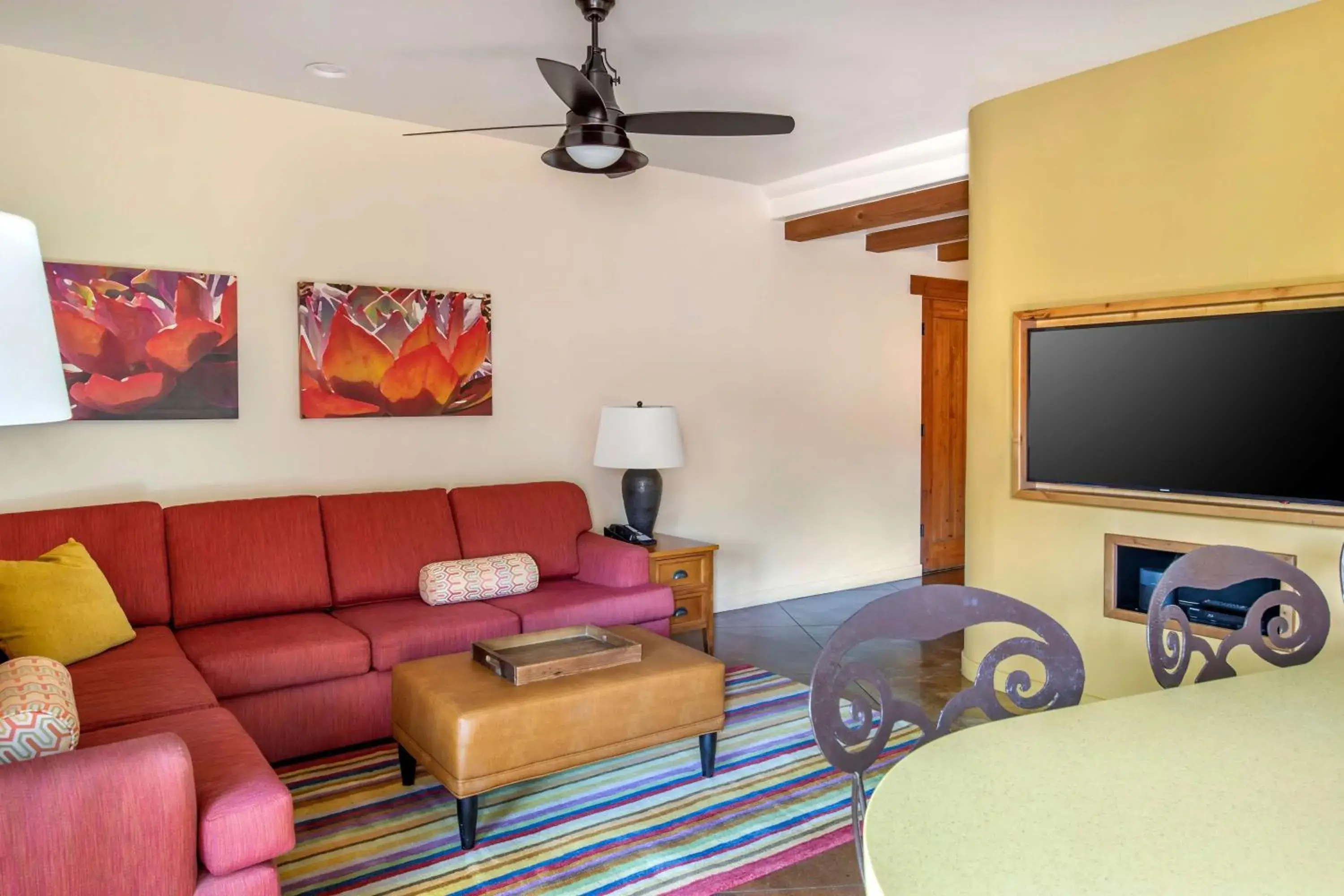 Living room in Hilton Grand Vacations Club Palm Desert Living room in Hilton Grand Vacations Club Palm Desert