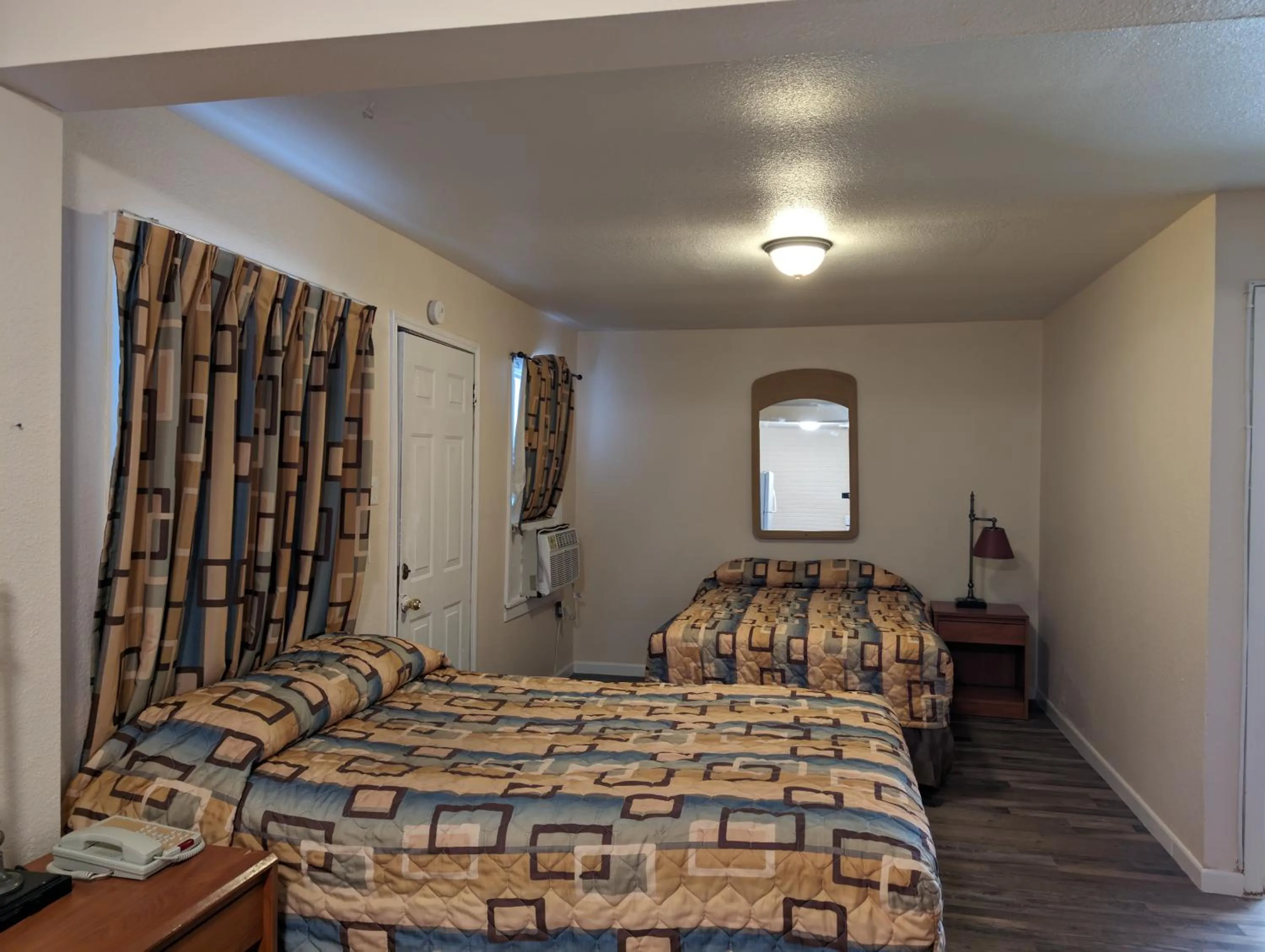 Bed in Economy Inn Kingsville