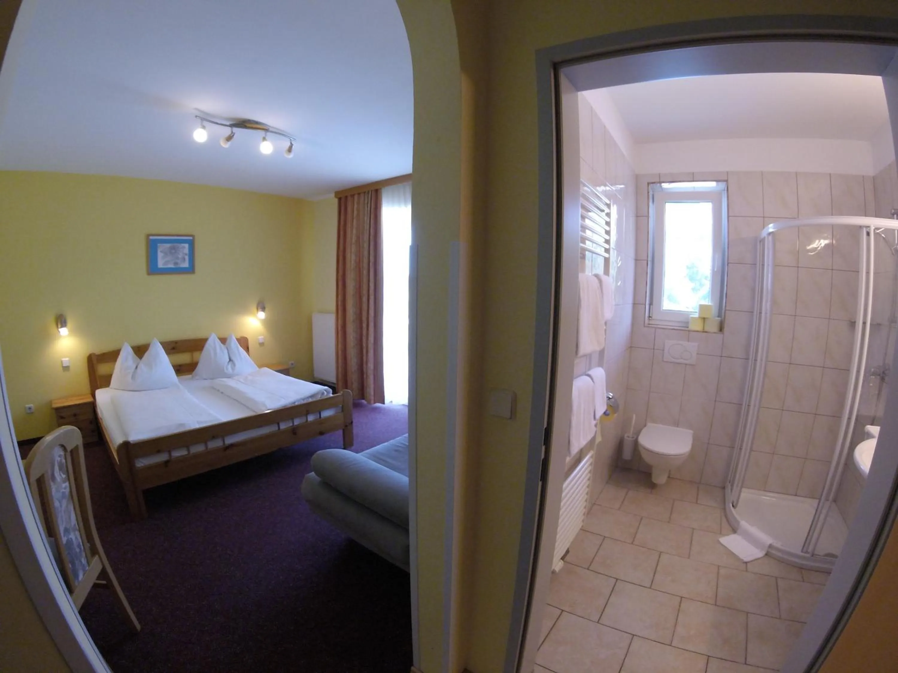Photo of the whole room, Bed in Gasthof Zum Lindenhof