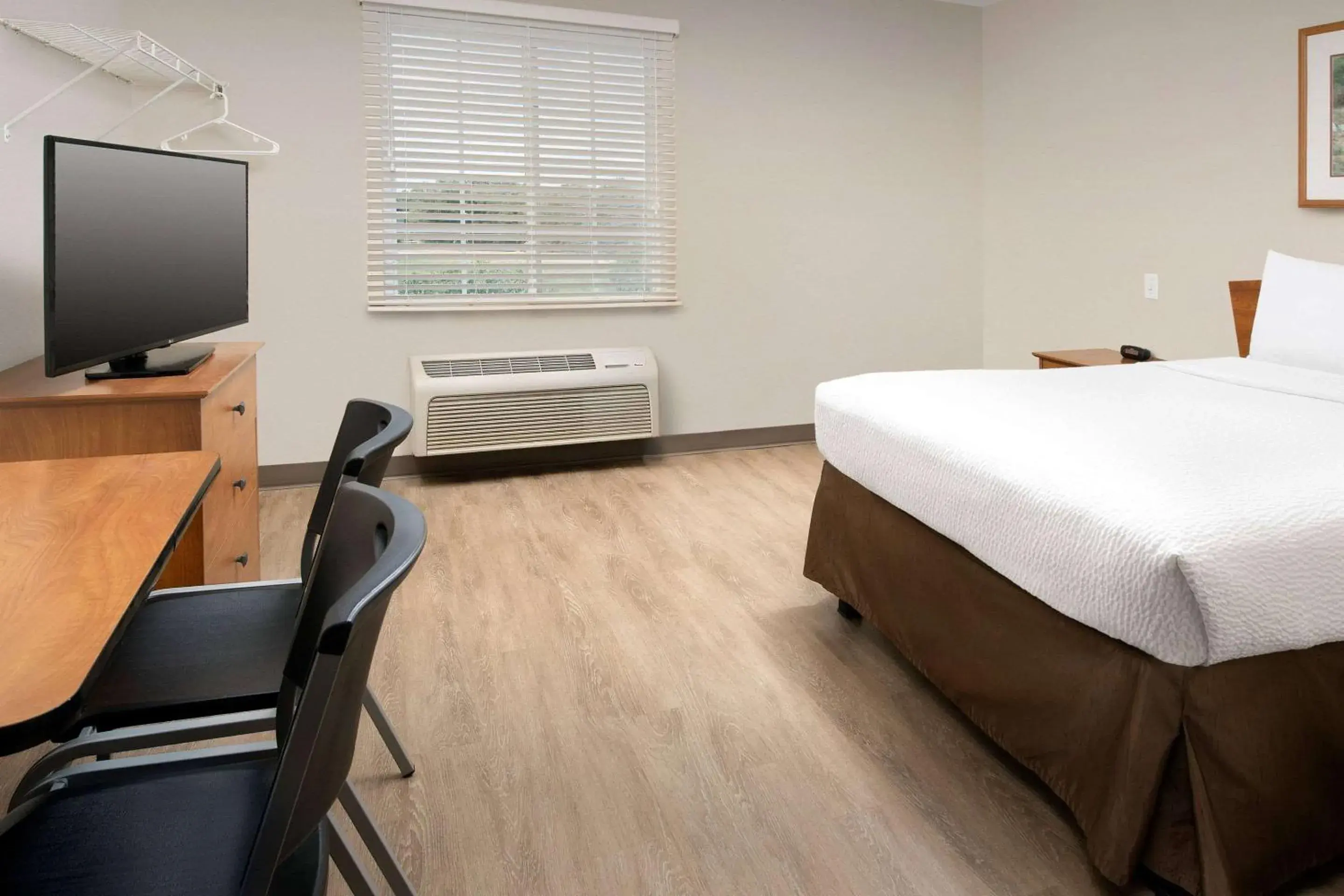 Standard Double Room - Non-Smoking in Woodspring Suites Huntsville/ Madison Standard Double Room - Non-Smoking in Woodspring Suites Huntsville/ Madison