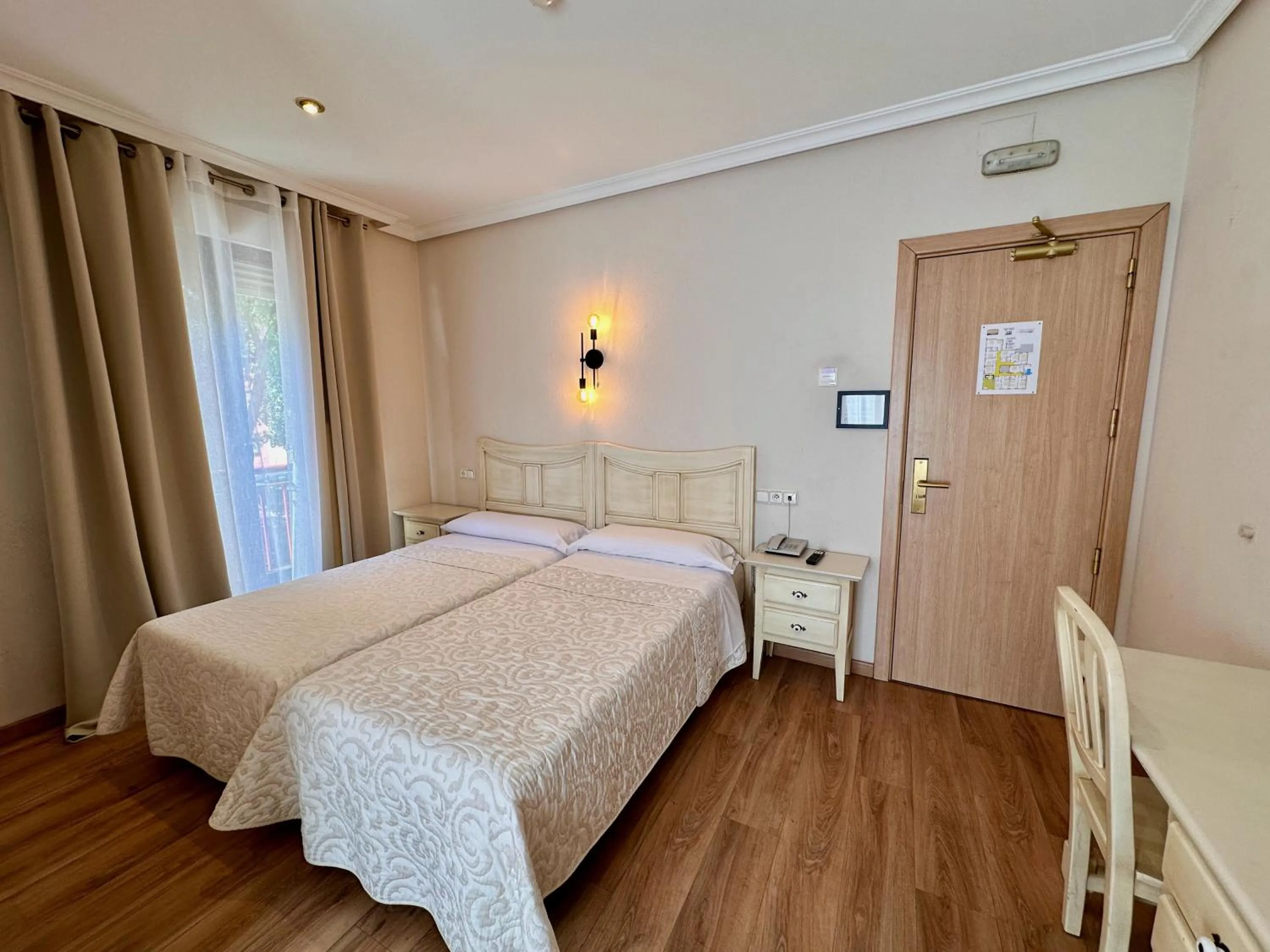 Bed in Hostal Toledo