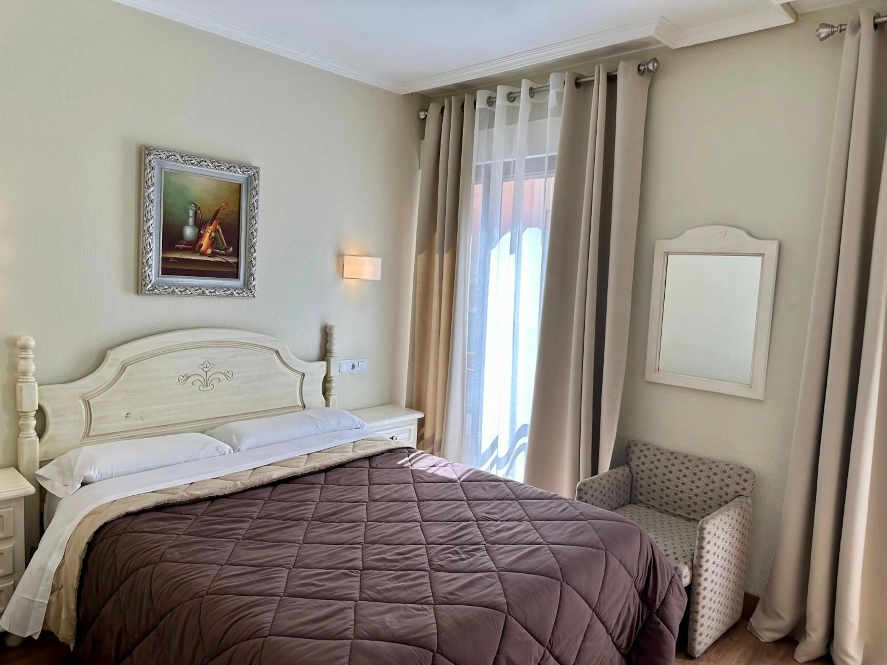 Bed in Hostal Toledo