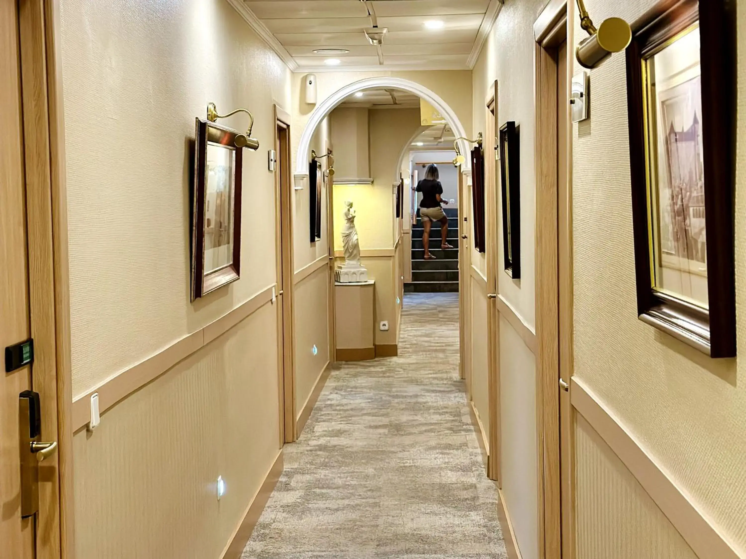 Property building in Hostal Toledo Property building in Hostal Toledo