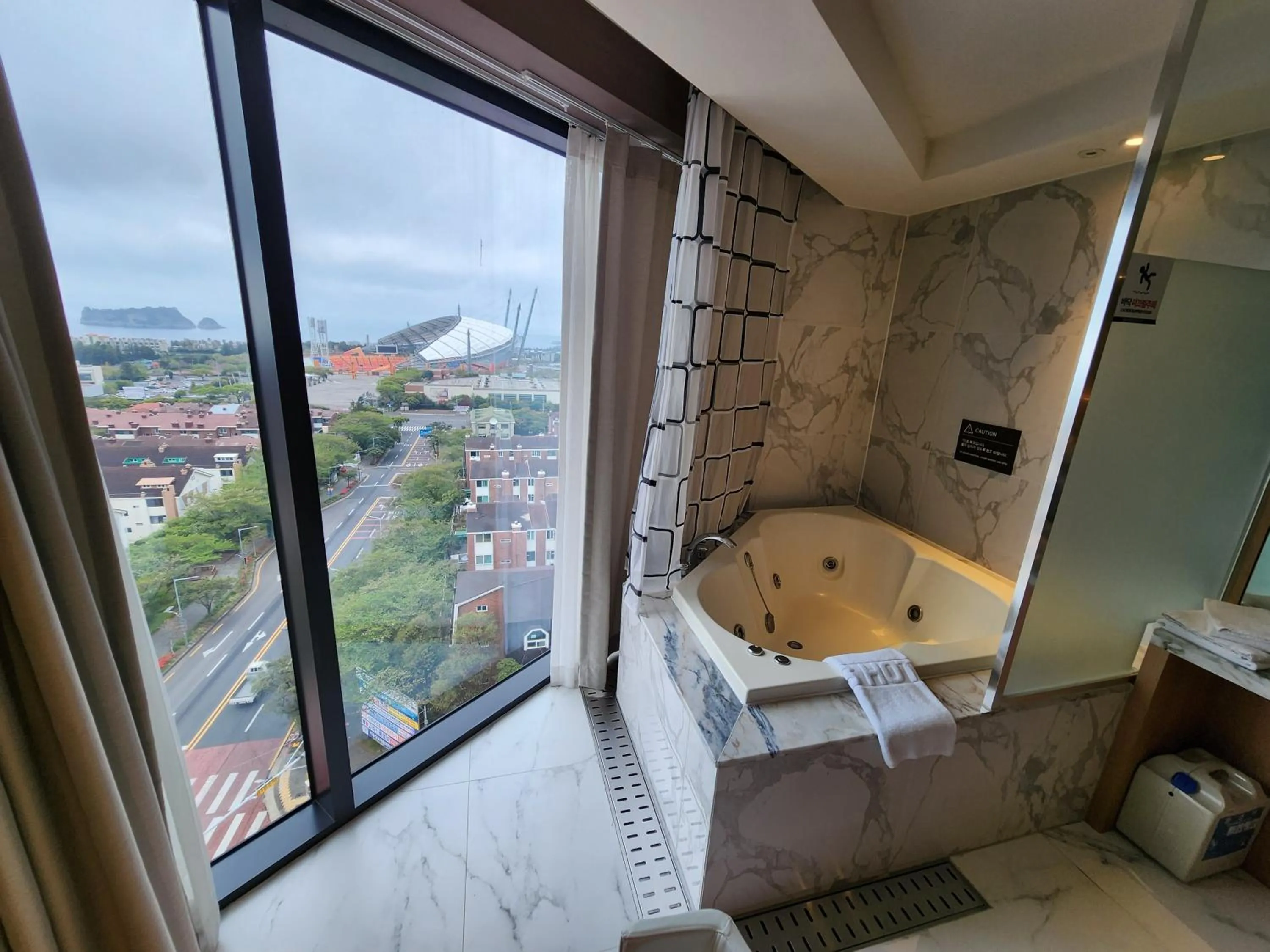 Hot Tub in Seogwipo JS Hotel