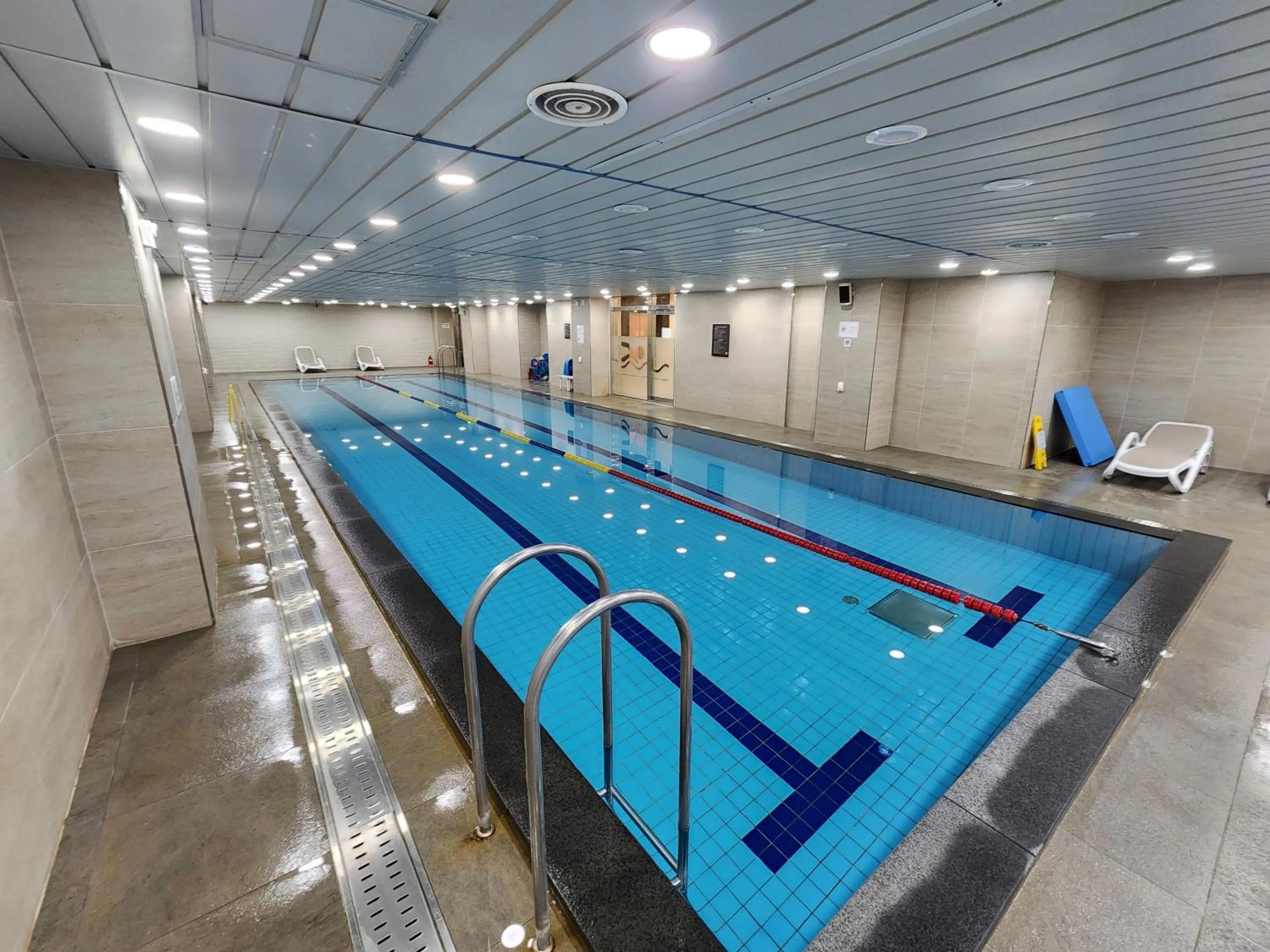 Swimming pool in Seogwipo JS Hotel