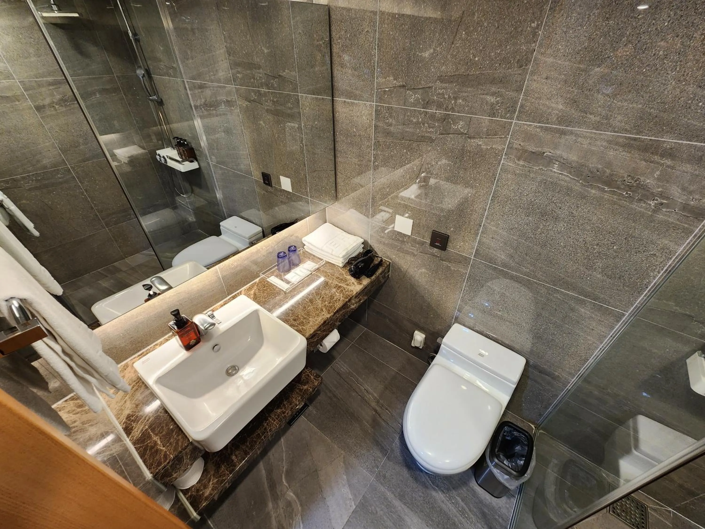 Toilet in Seogwipo JS Hotel