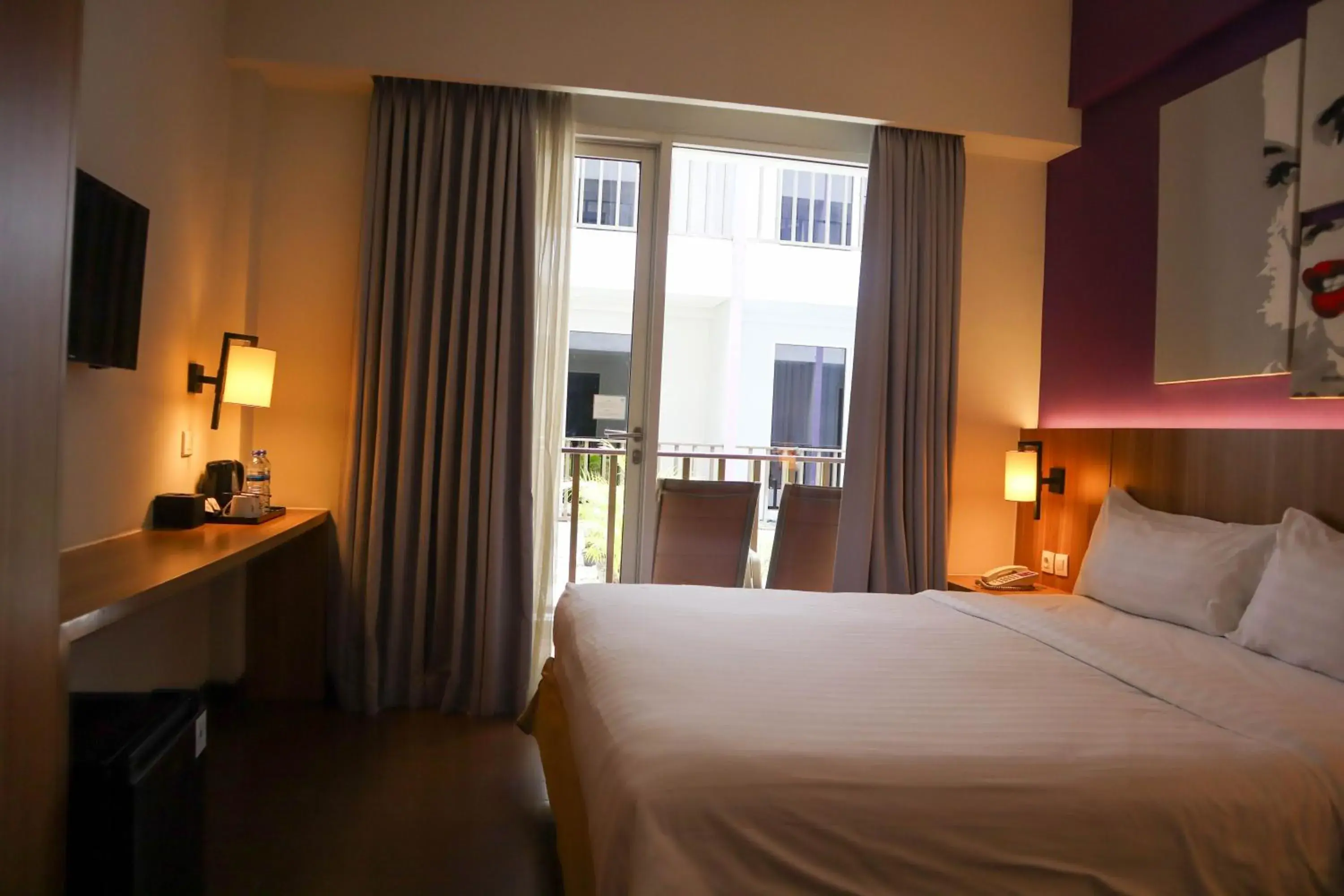 TV and multimedia, Bed in Fame Hotel Sunset Road TV and multimedia, Bed in Fame Hotel Sunset Road