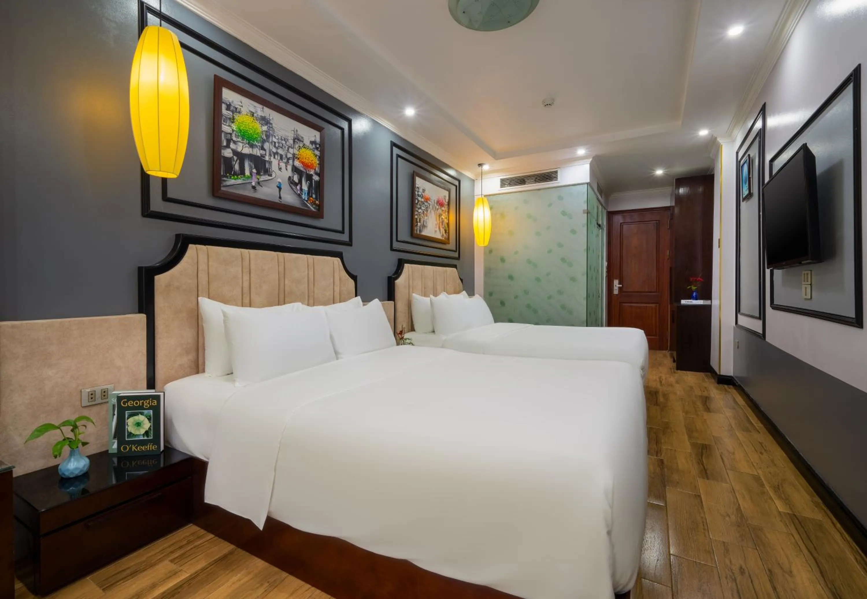 Bed in Bella Rosa Suite Hotel & Spa