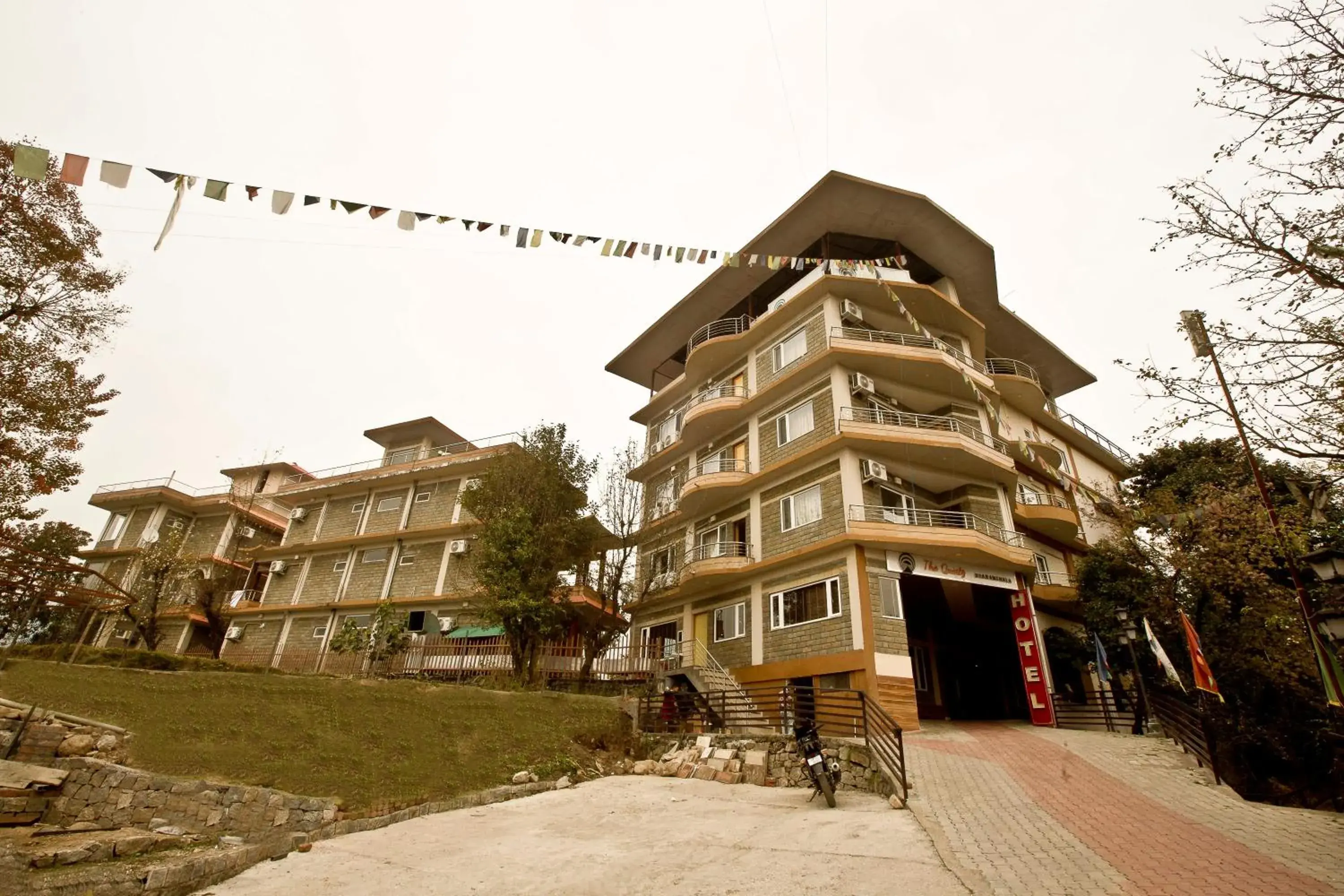 Property building in Quartz Himalayan Brothers Property building in Quartz Himalayan Brothers
