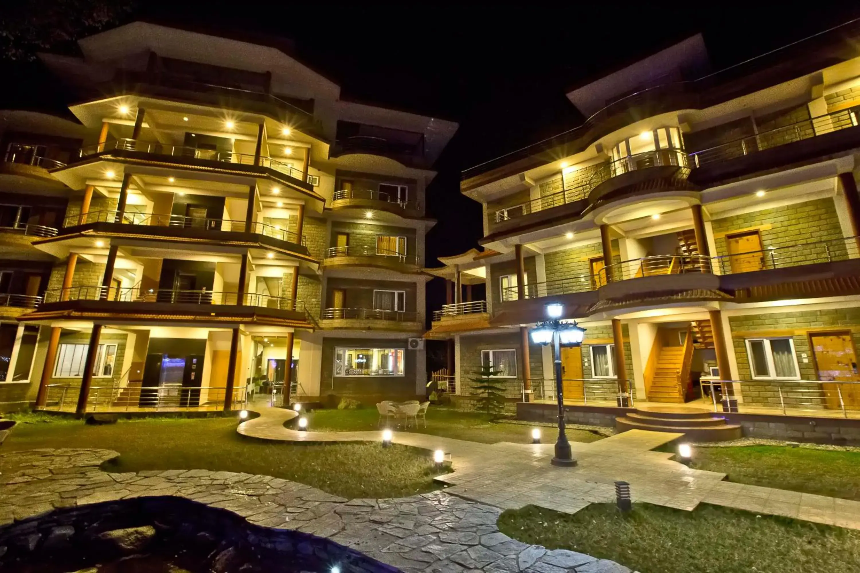 Property building in Quartz Himalayan Brothers Property building in Quartz Himalayan Brothers