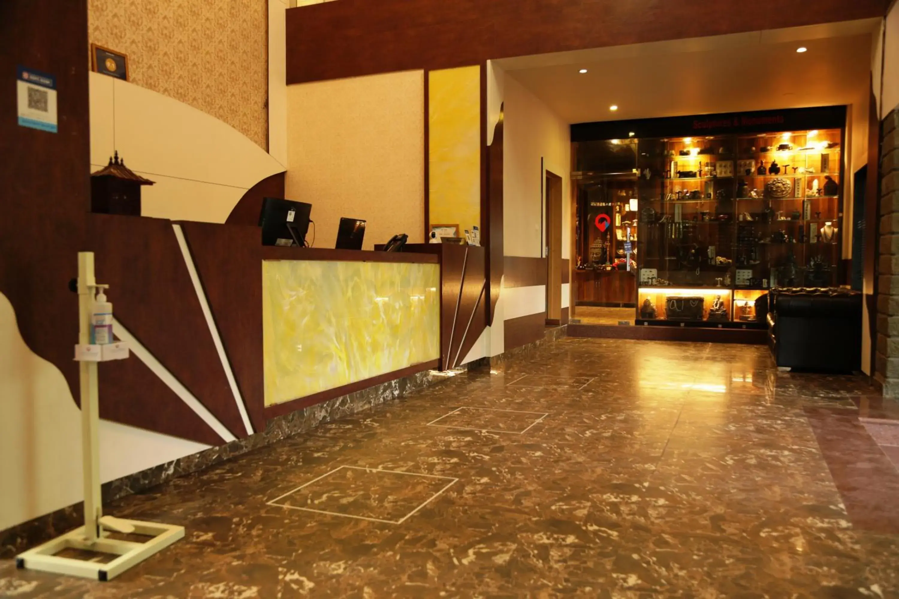 Lobby or reception in Quartz Himalayan Brothers Lobby or reception in Quartz Himalayan Brothers