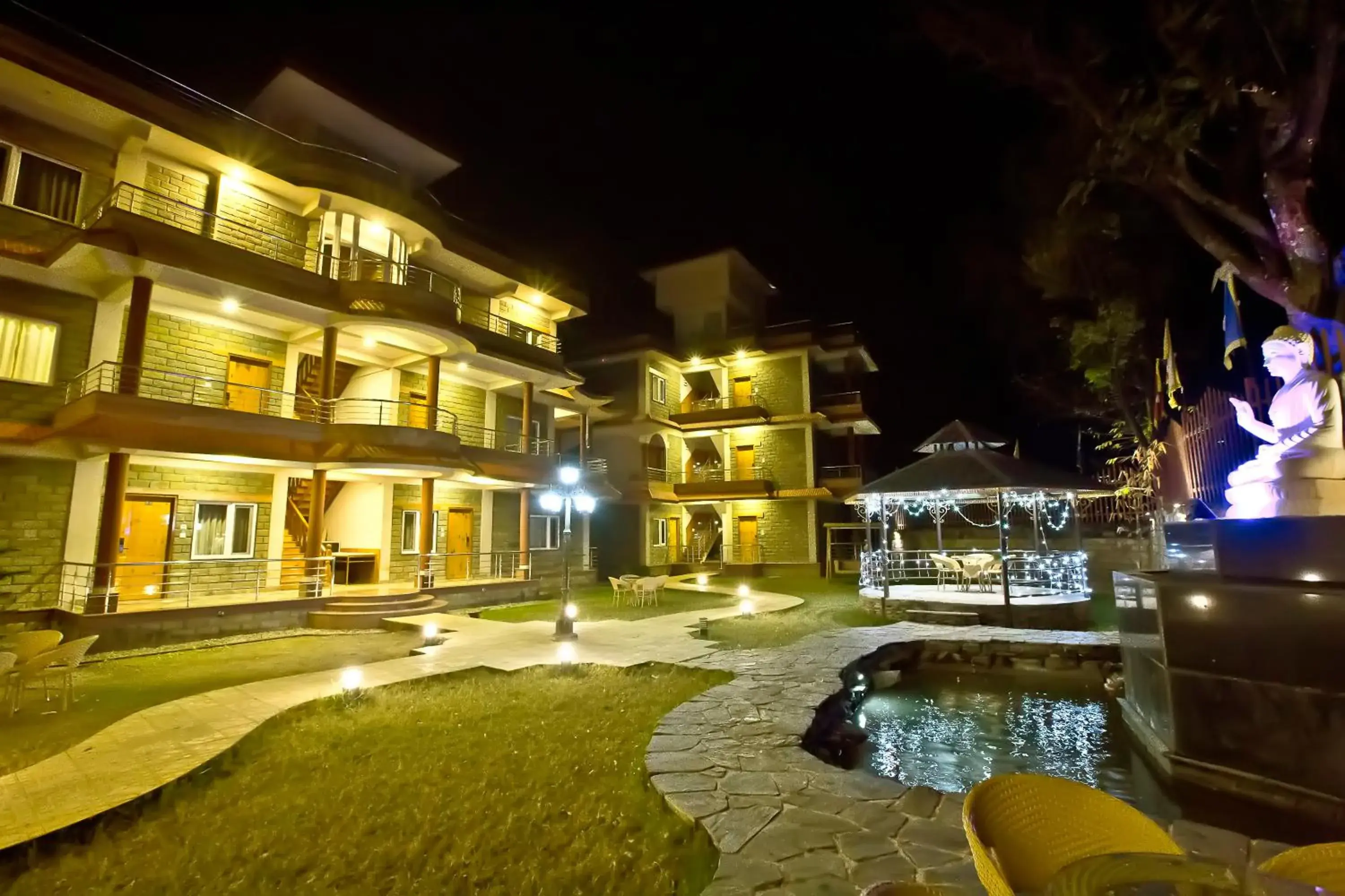 Property building in Quartz Himalayan Brothers Property building in Quartz Himalayan Brothers