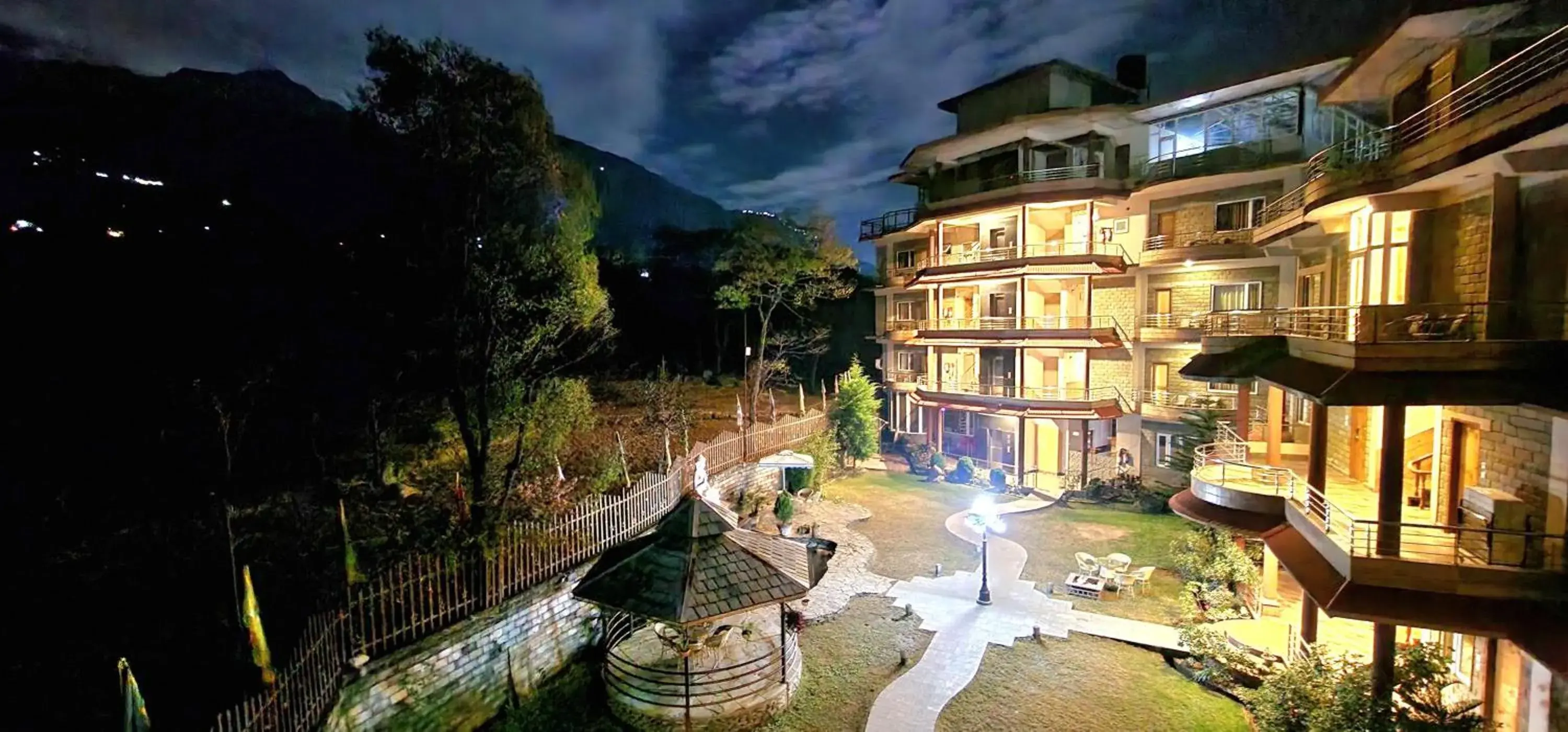 Property building in Quartz Himalayan Brothers Property building in Quartz Himalayan Brothers