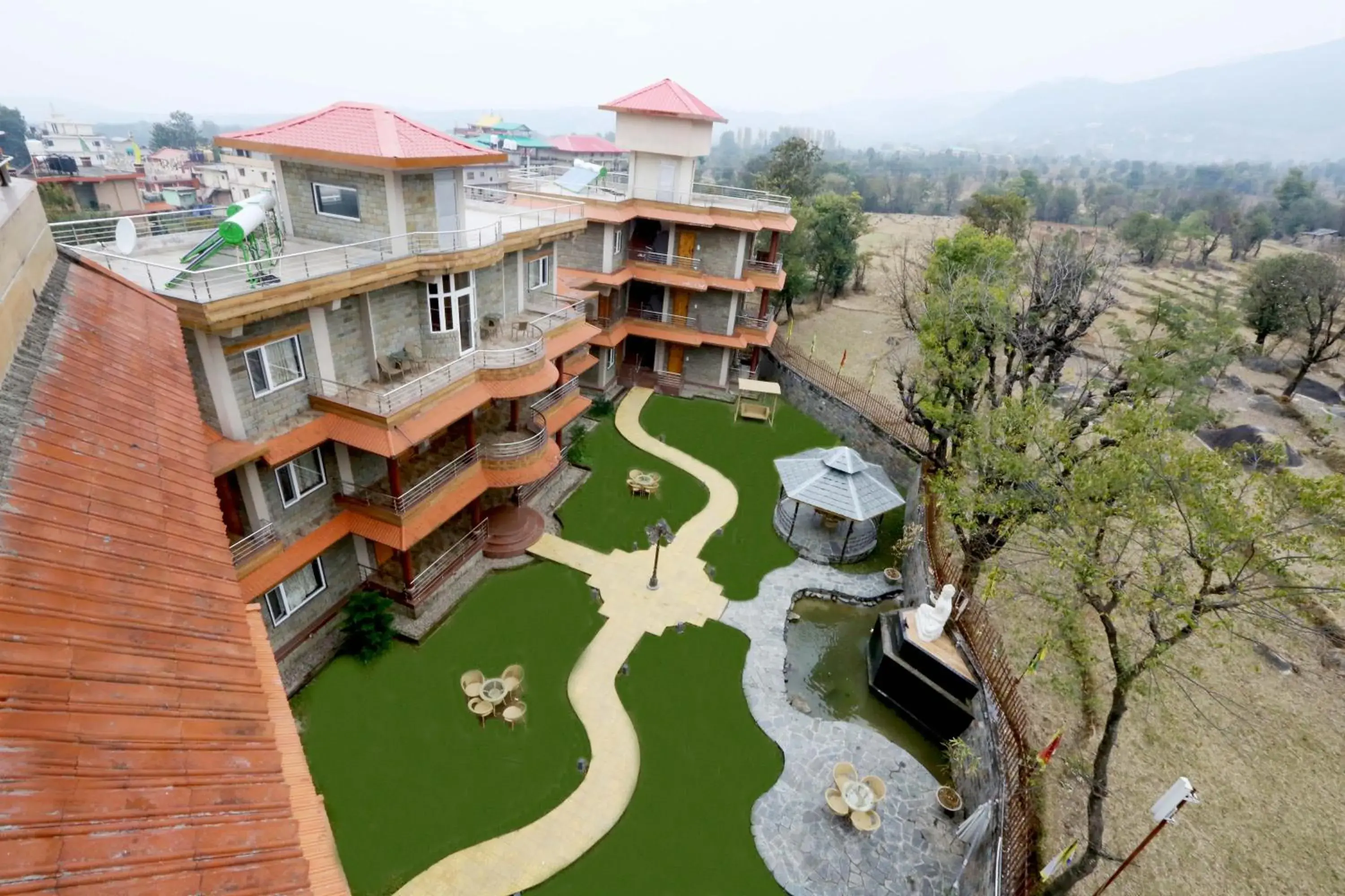 Bird's eye view in Quartz Himalayan Brothers Bird's eye view in Quartz Himalayan Brothers