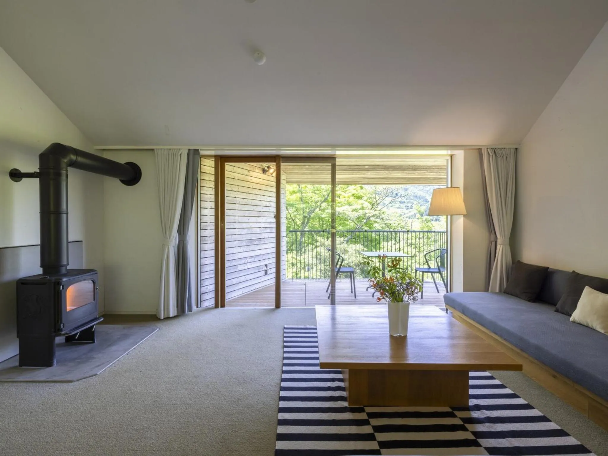 Living room in Hakone Retreat Före