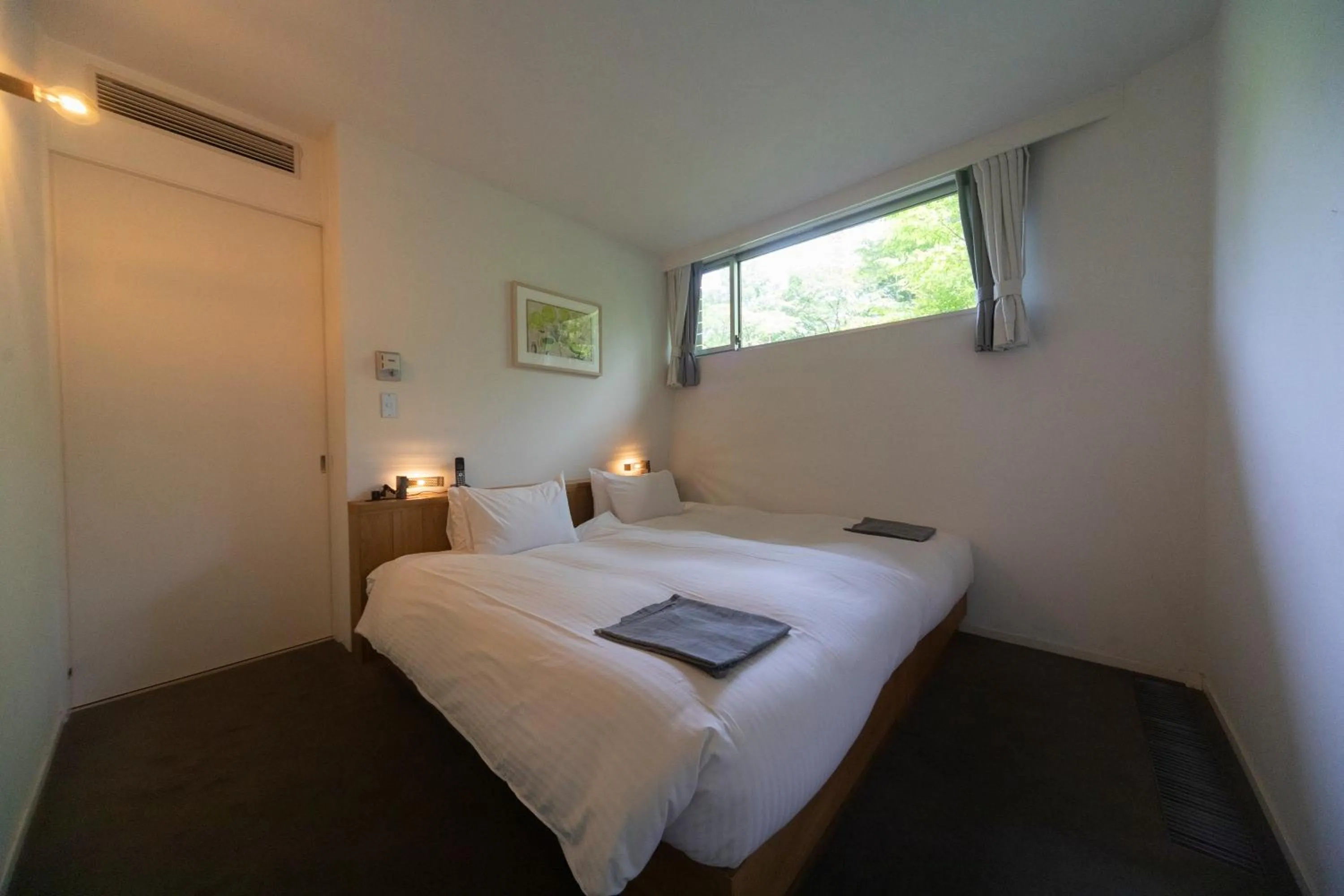 Bedroom, Bed in Hakone Retreat Före