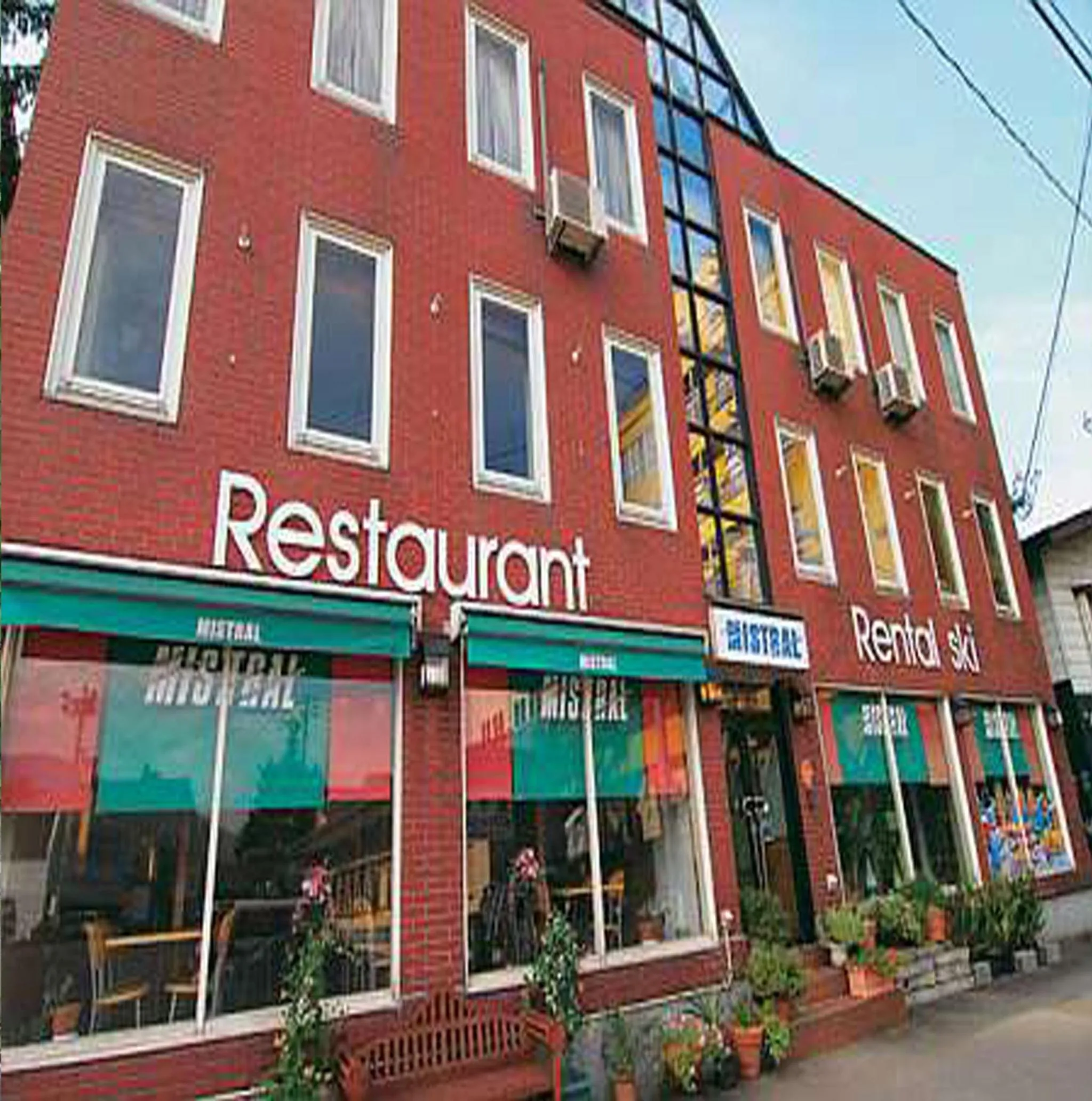 Facade/entrance in Mistral