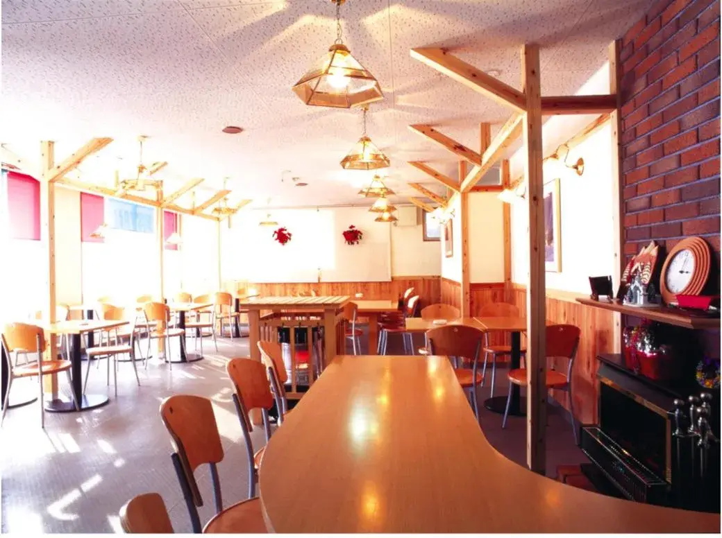 Restaurant/places to eat in Mistral Restaurant/places to eat in Mistral